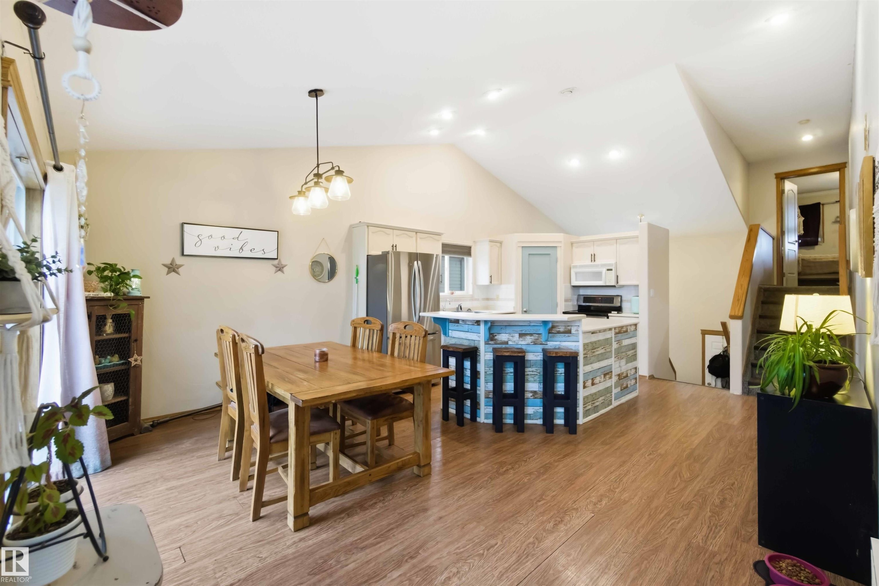 1304 Oakland Crescent, Devon, AB - Indoor Photo Showing Dining Room