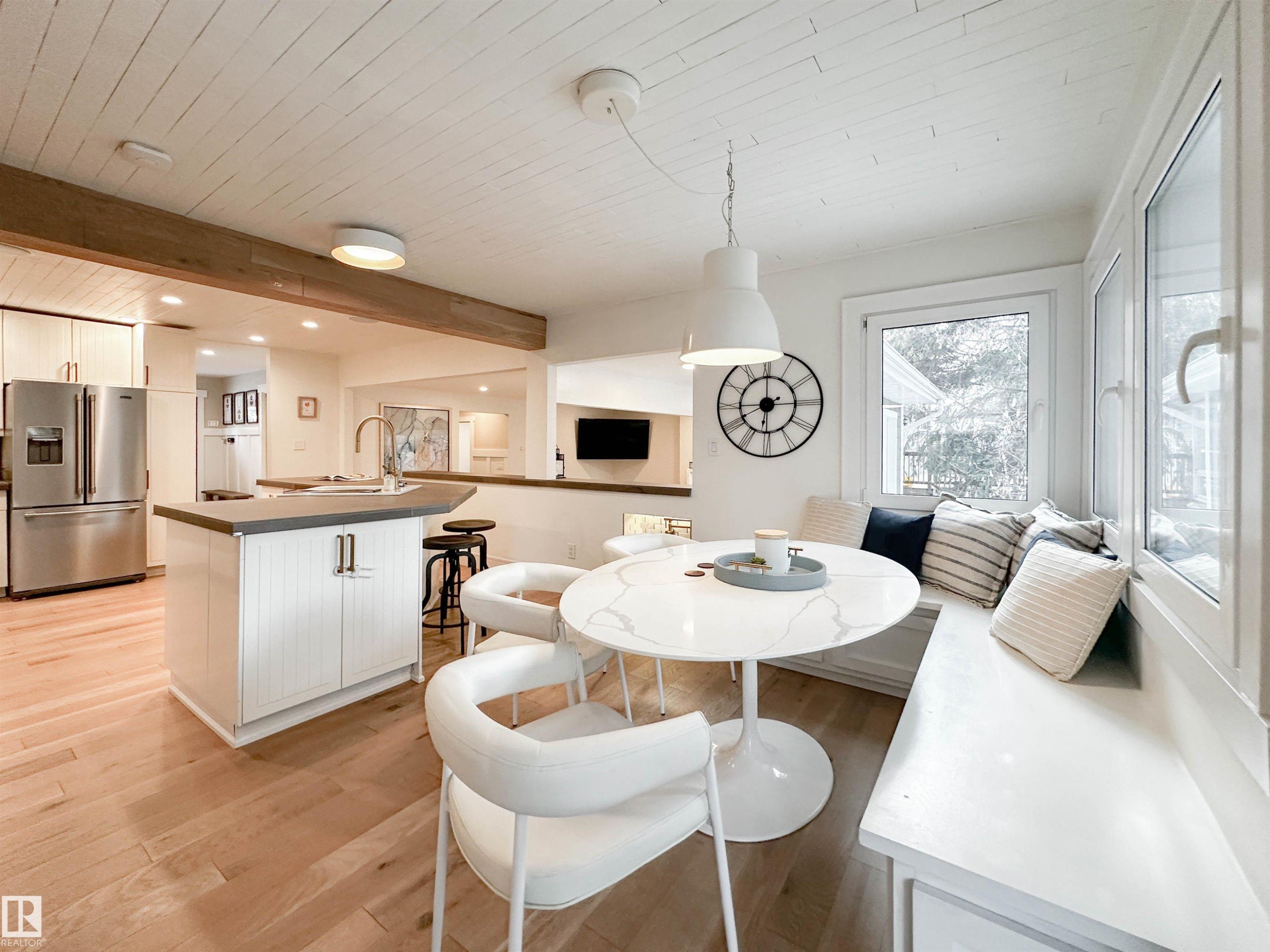 23 Flagstone Crescent, St. Albert, AB - Indoor Photo Showing Dining Room