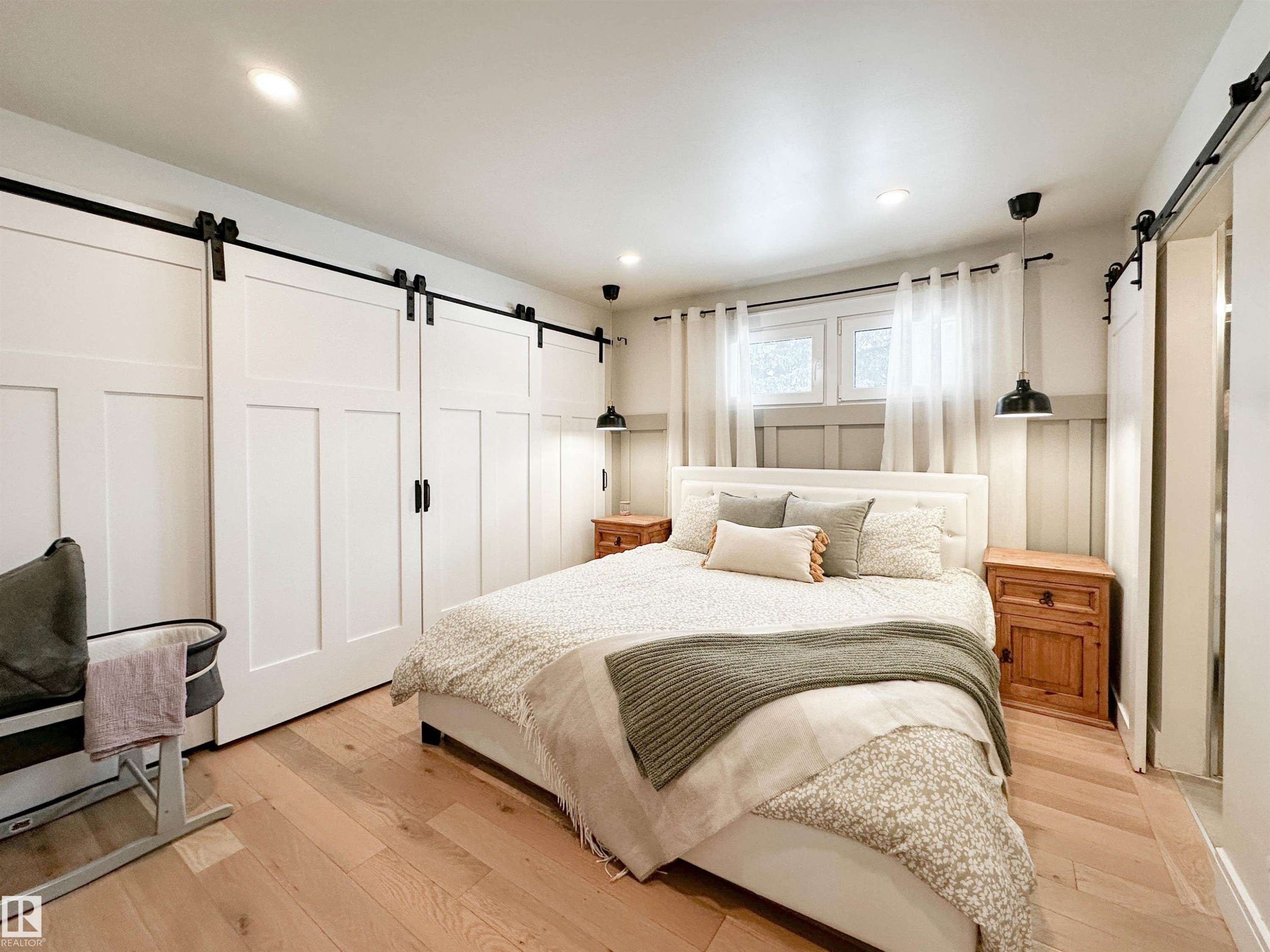 23 Flagstone Crescent, St. Albert, AB - Indoor Photo Showing Bedroom