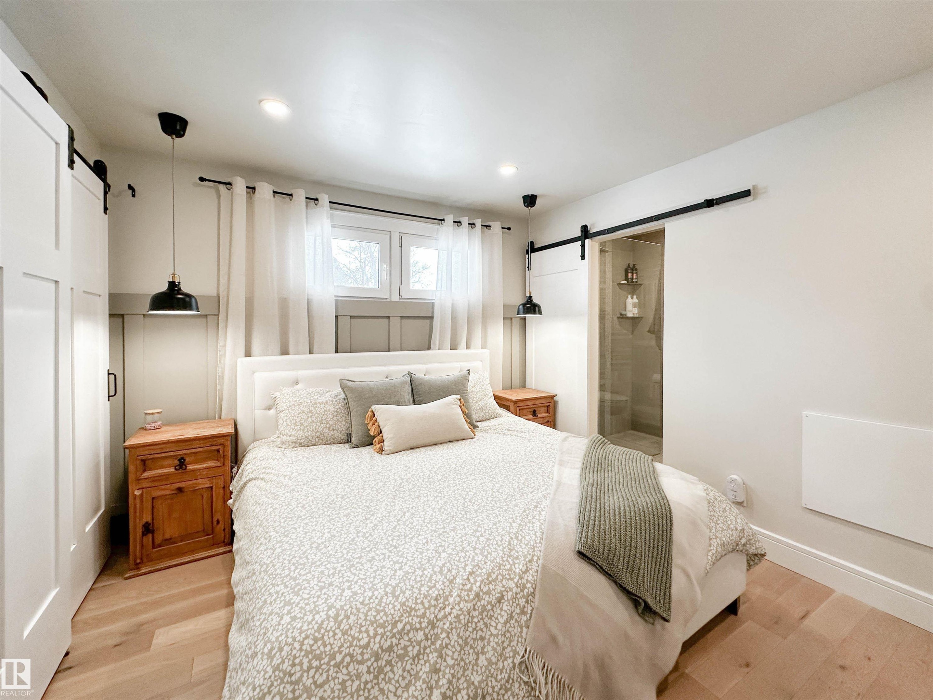 23 Flagstone Crescent, St. Albert, AB - Indoor Photo Showing Bedroom