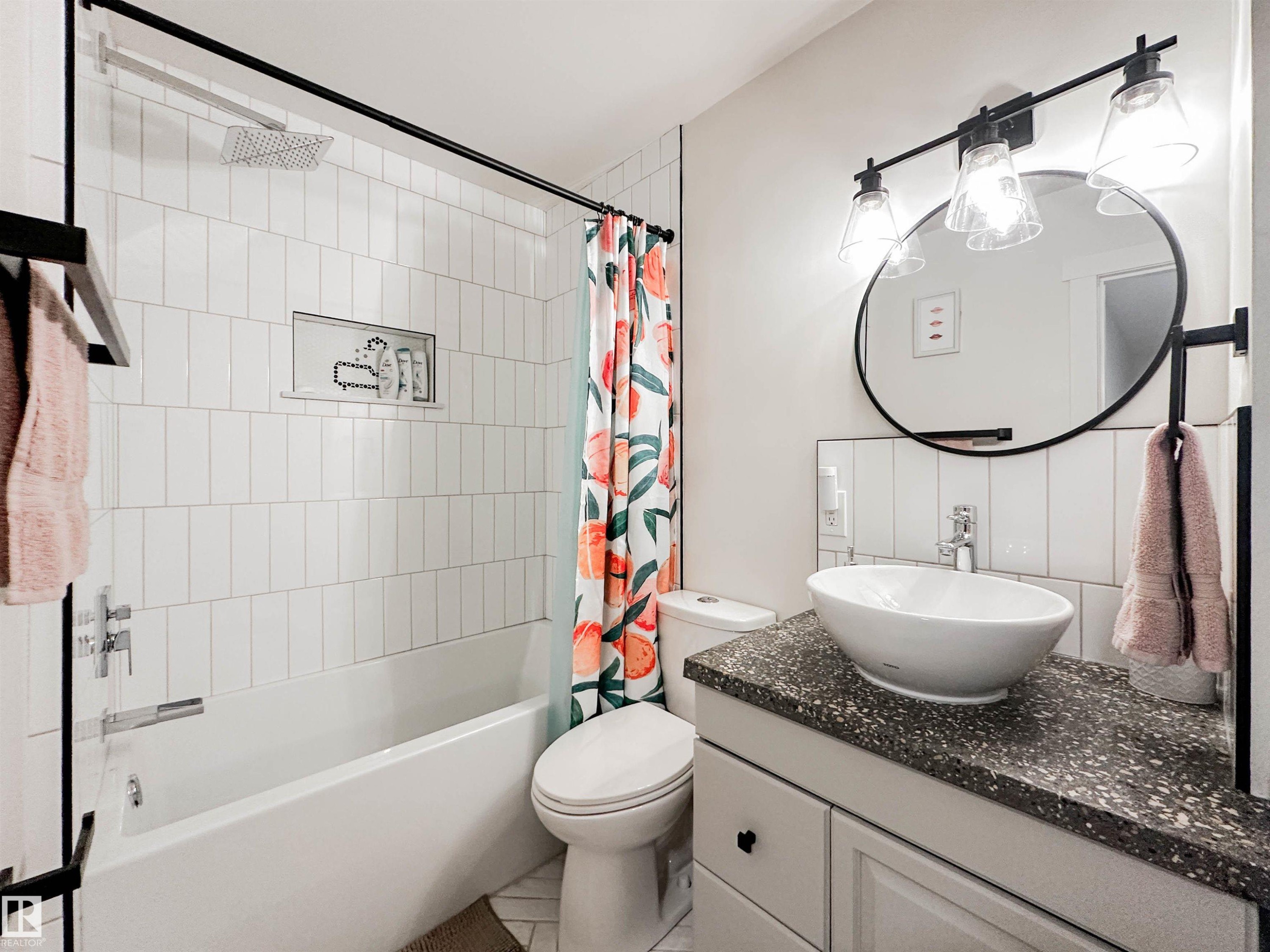 23 Flagstone Crescent, St. Albert, AB - Indoor Photo Showing Bathroom