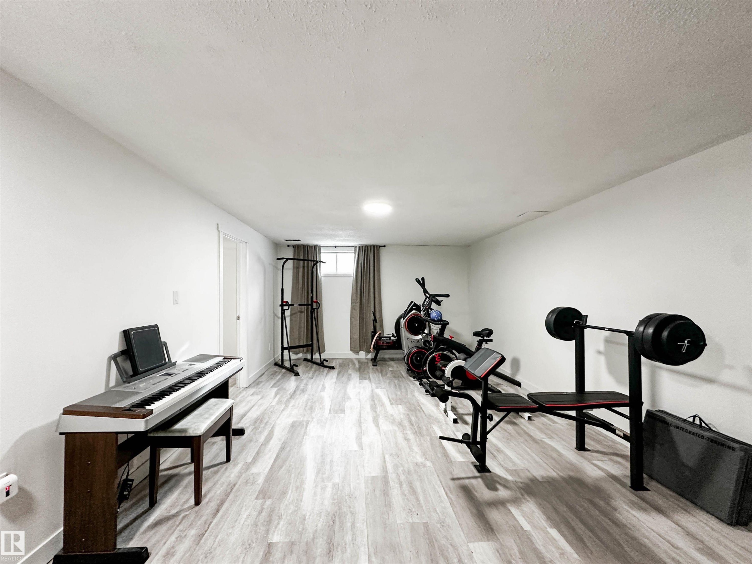 23 Flagstone Crescent, St. Albert, AB - Indoor Photo Showing Gym Room