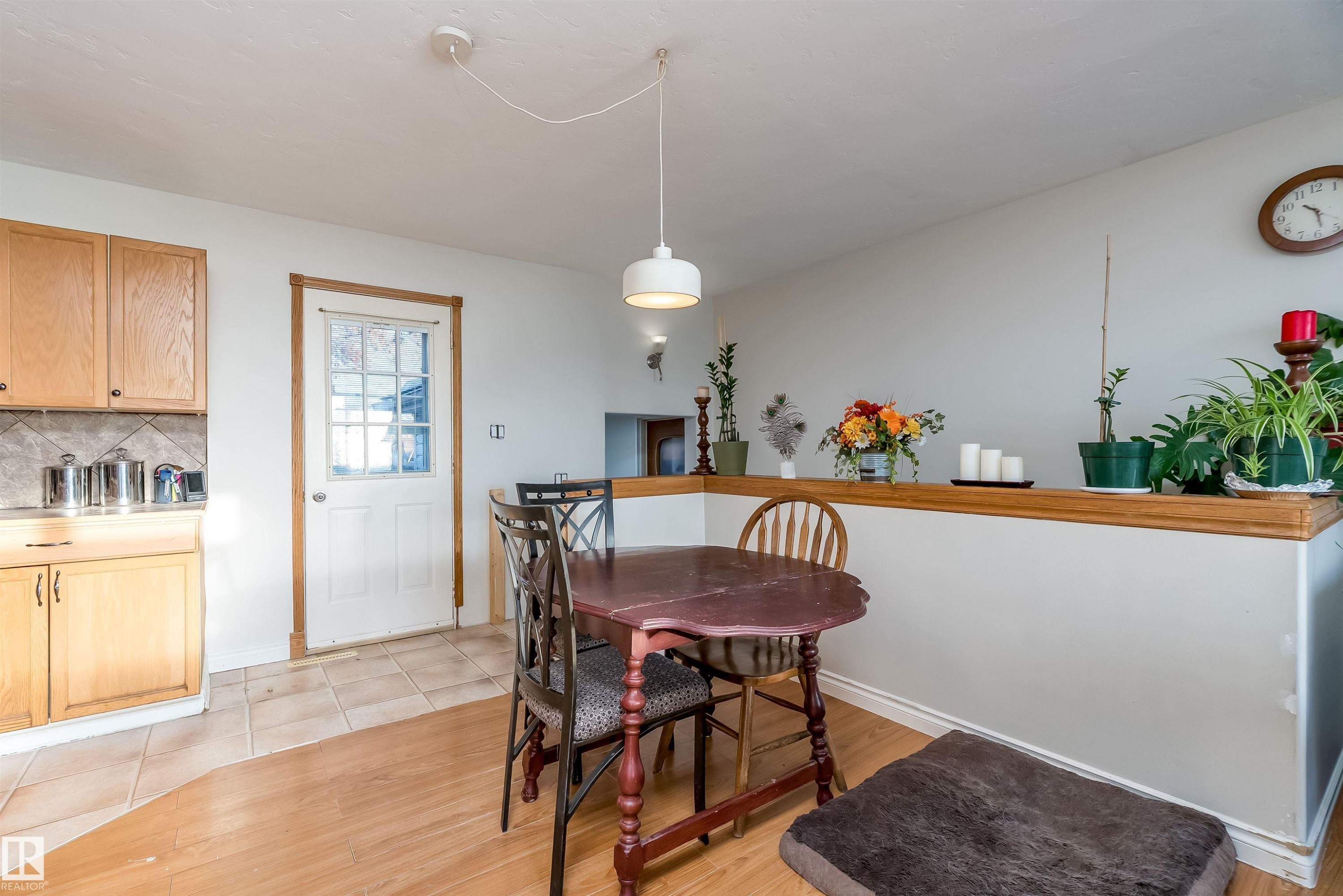 5132 49 Avenue, Onoway, AB - Indoor