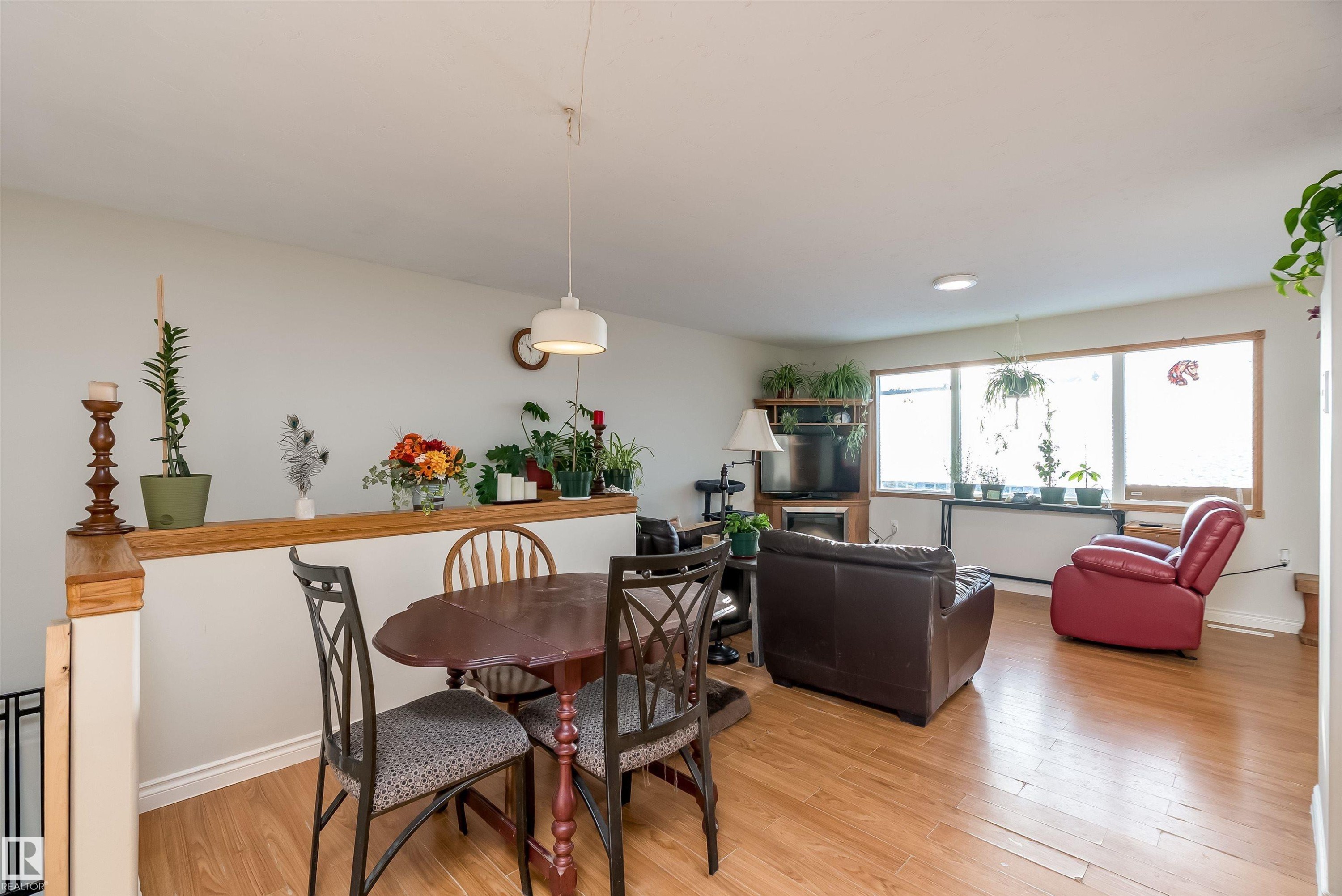 5132 49 Avenue, Onoway, AB - Indoor