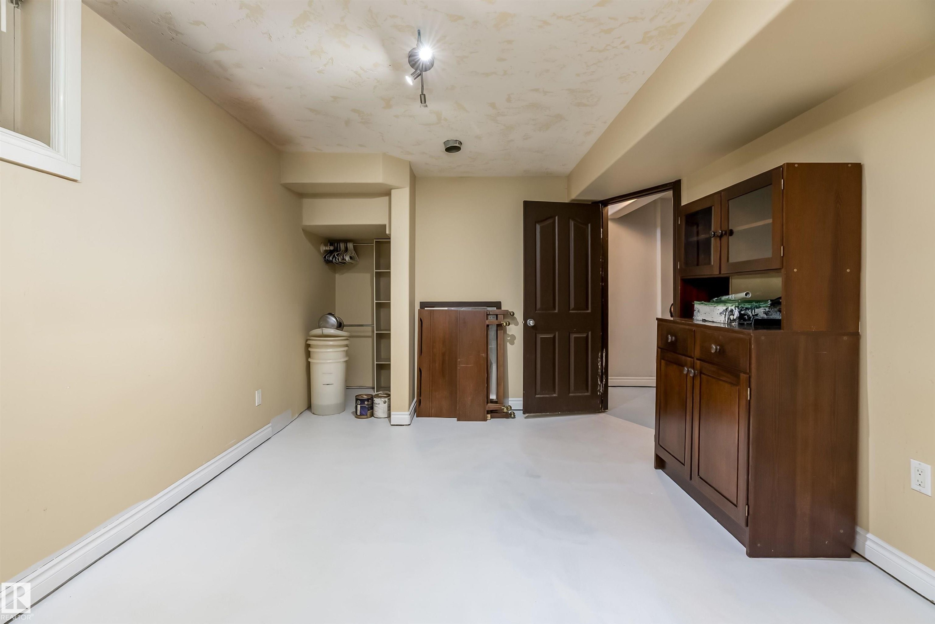 5132 49 Avenue, Onoway, AB - Indoor Photo Showing Other Room