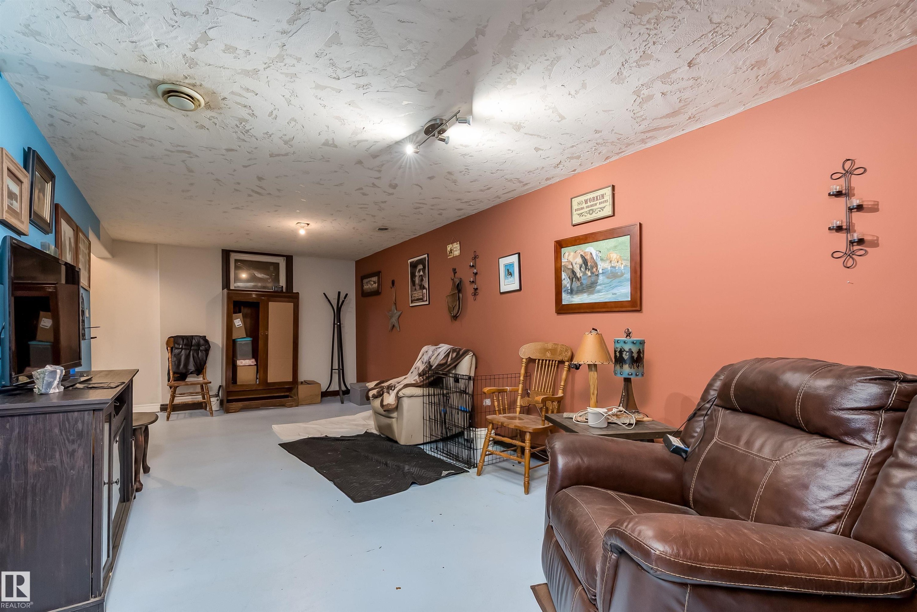 5132 49 Avenue, Onoway, AB - Indoor