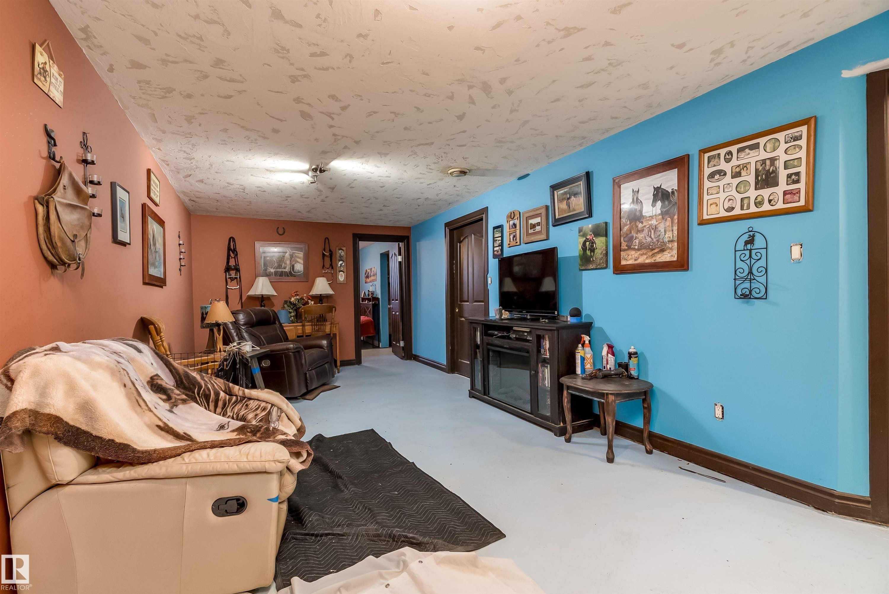 5132 49 Avenue, Onoway, AB - Indoor