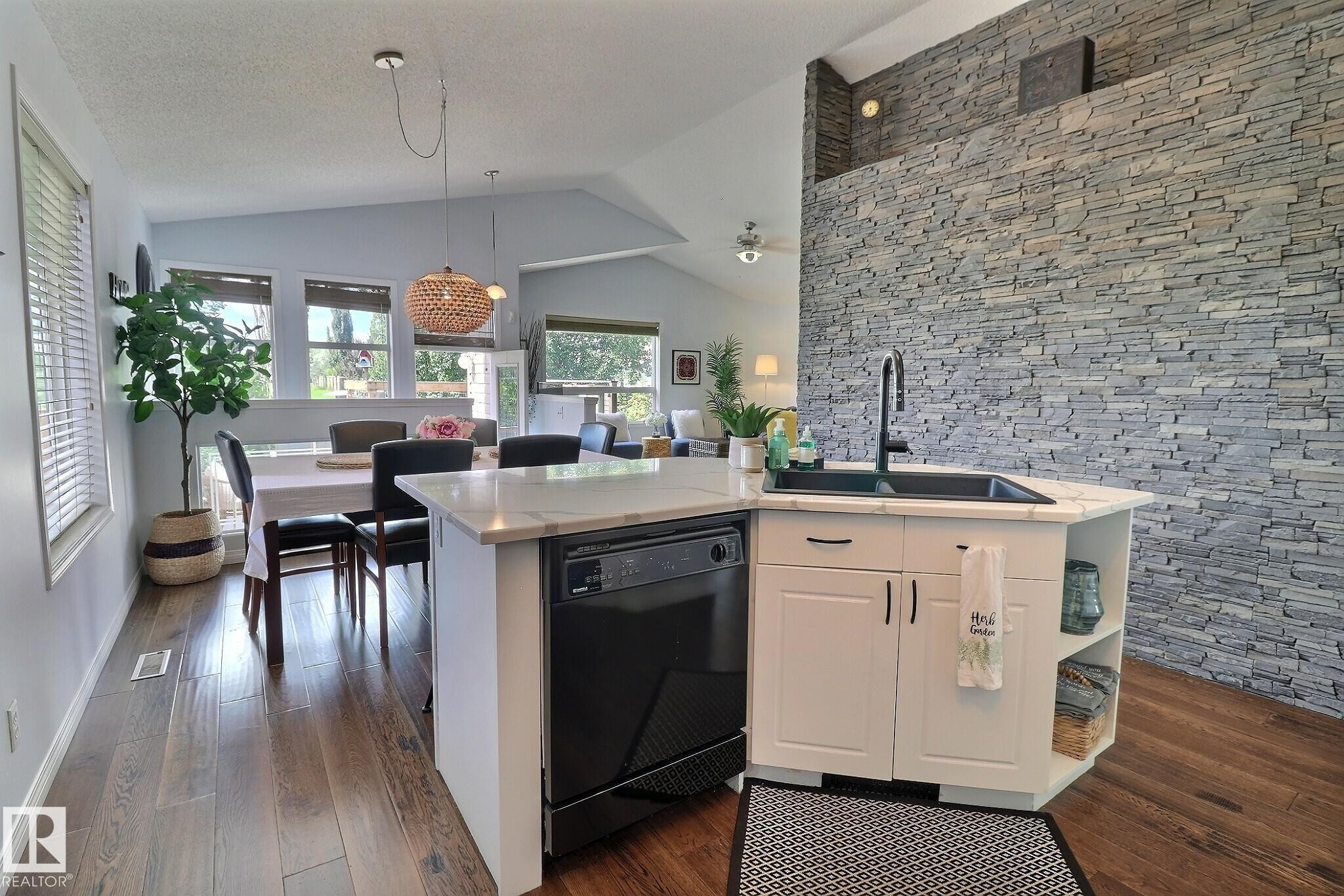 4343 Mcmullen Way, Edmonton, AB - Indoor