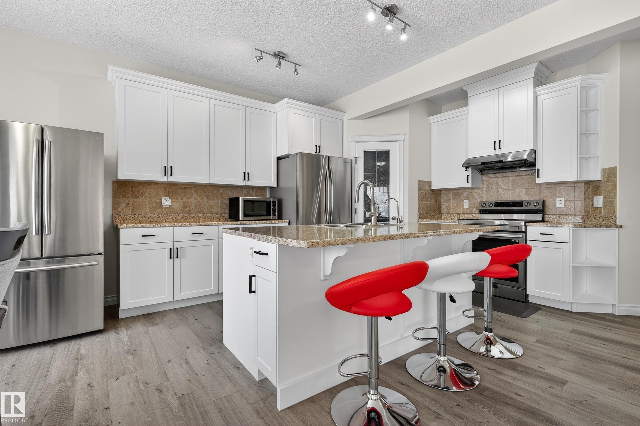 7507 Speaker Way, Edmonton, AB - Indoor Photo Showing Kitchen With Stainless Steel Kitchen
