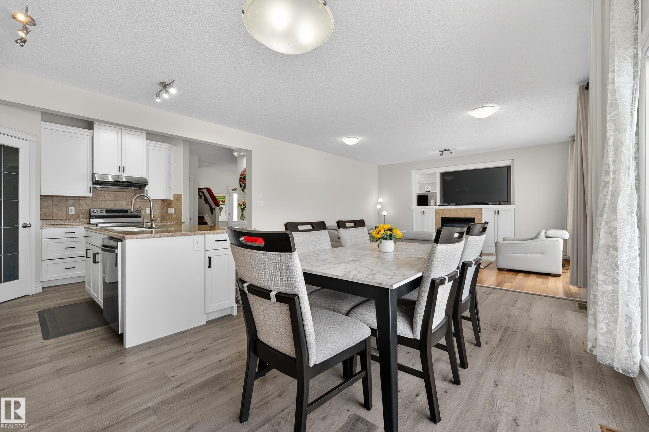 7507 Speaker Way, Edmonton, AB - Indoor Photo Showing Other Room