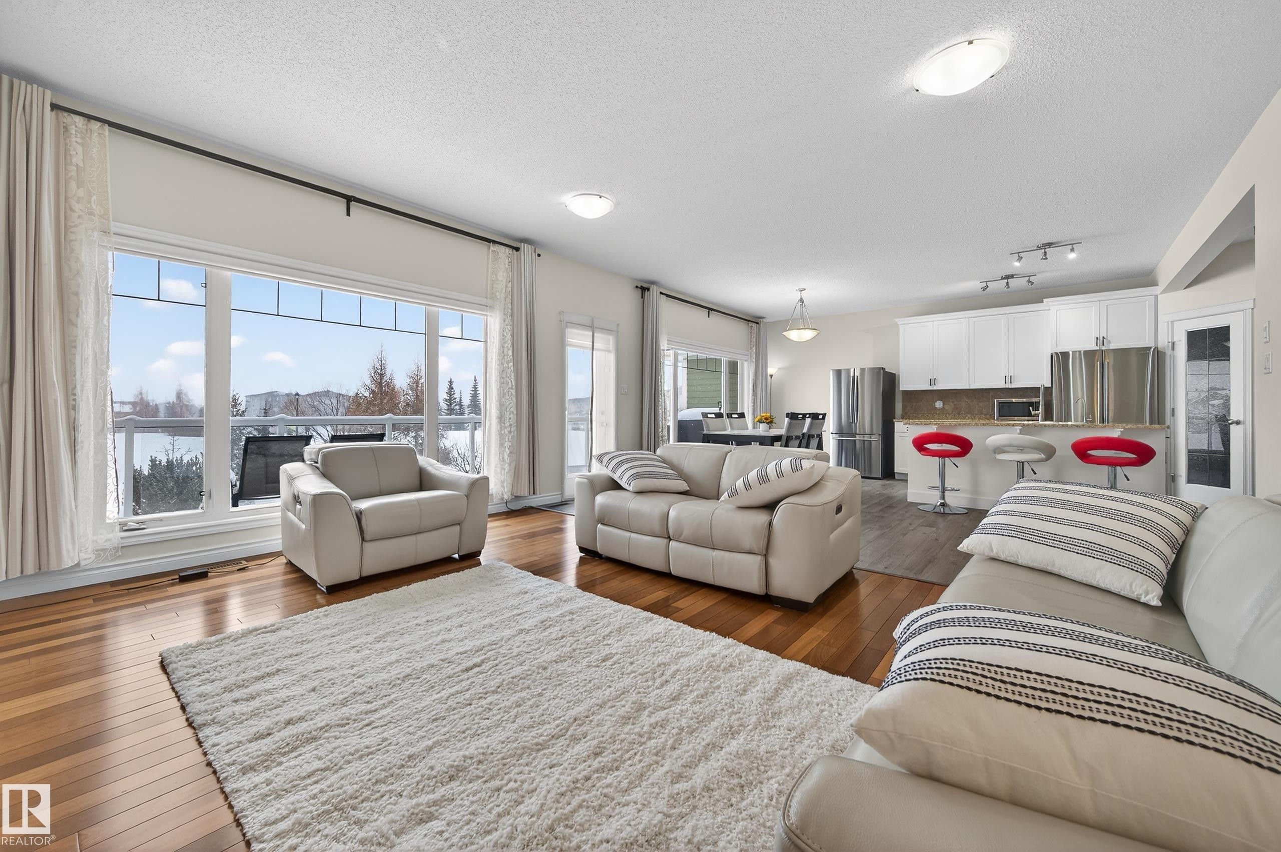 7507 Speaker Way, Edmonton, AB - Indoor Photo Showing Living Room