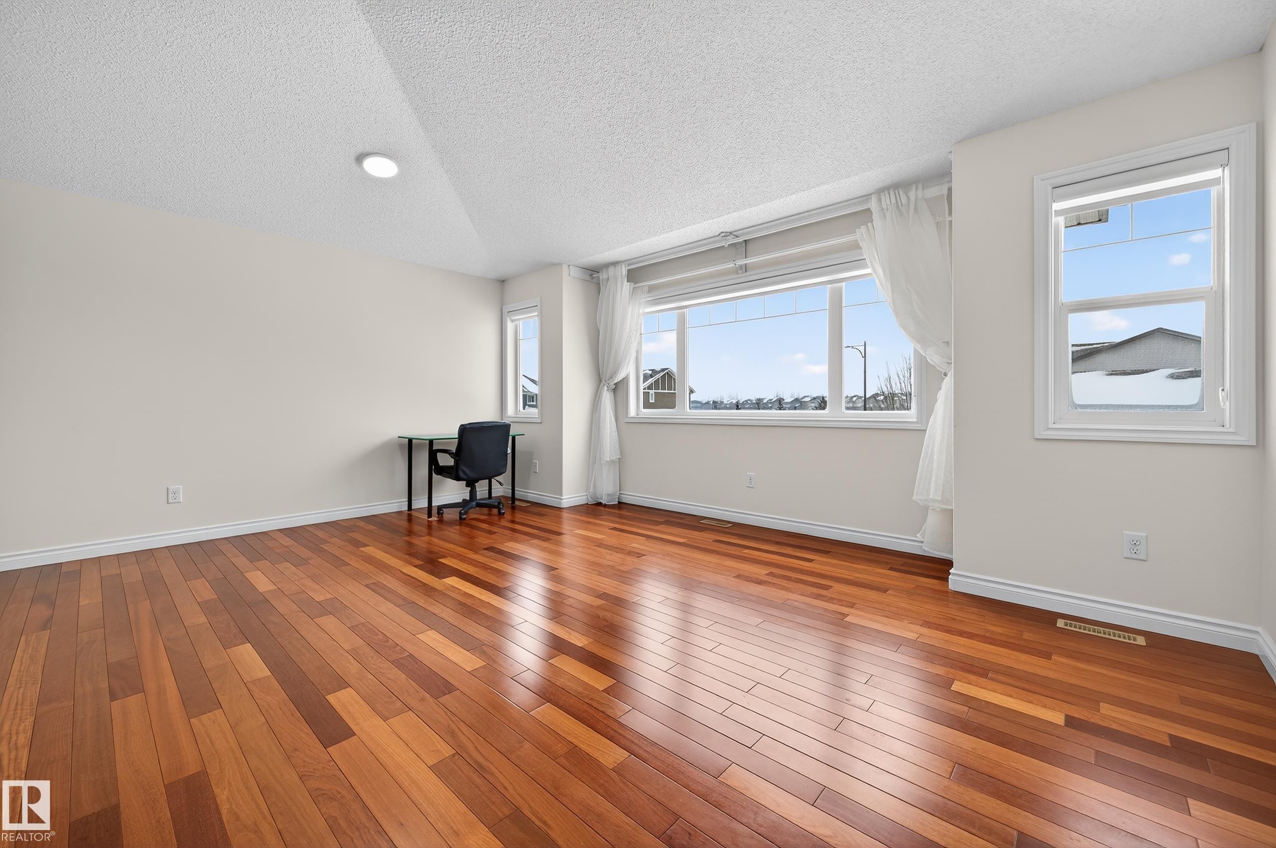 7507 Speaker Way, Edmonton, AB - Indoor Photo Showing Other Room