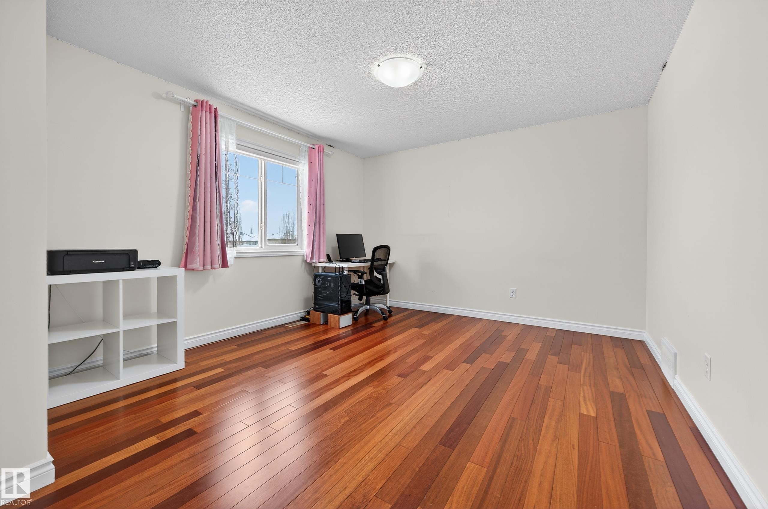 7507 Speaker Way, Edmonton, AB - Indoor