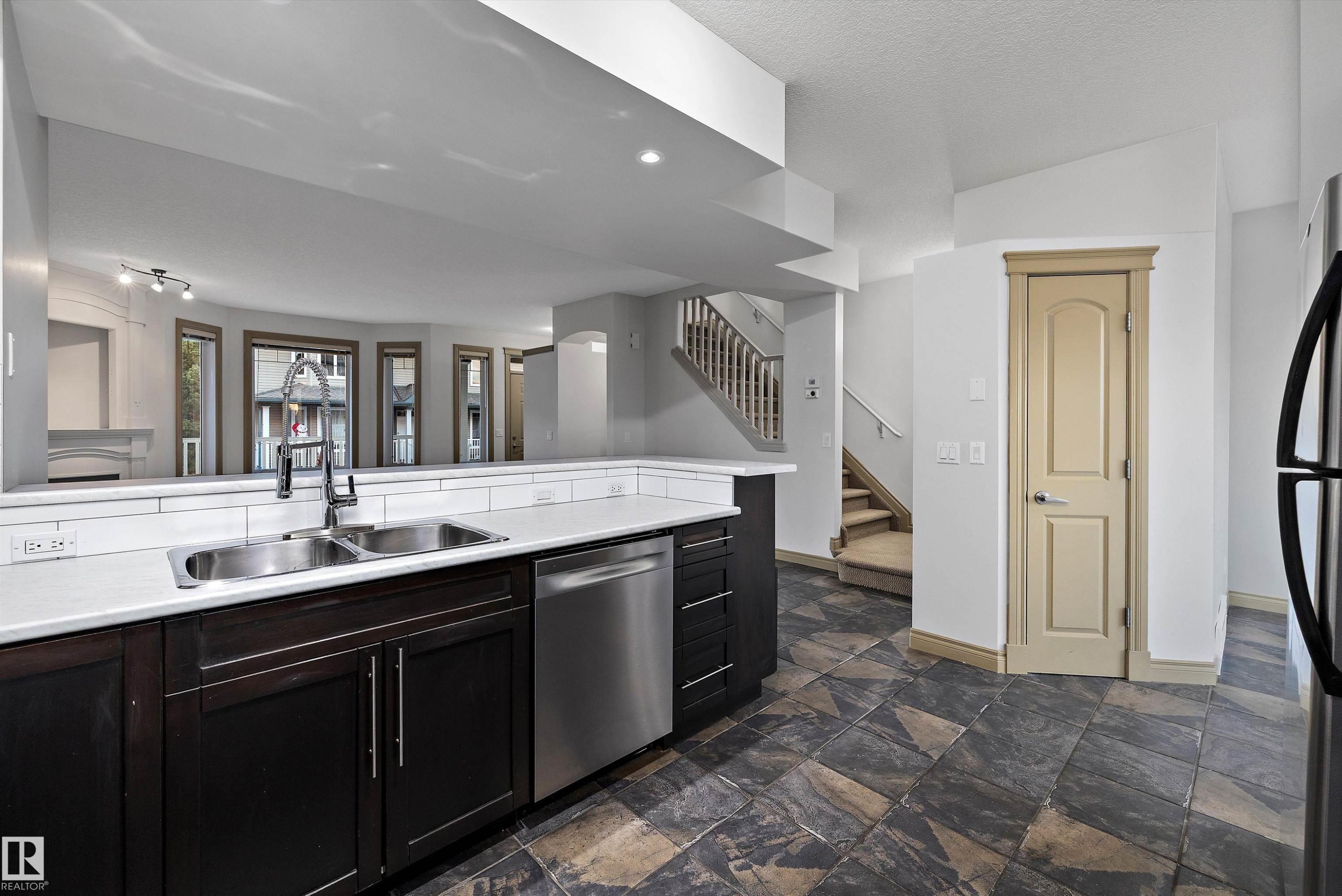 17 903 Rutherford Road, Edmonton, AB - Indoor Photo Showing Kitchen With Double Sink