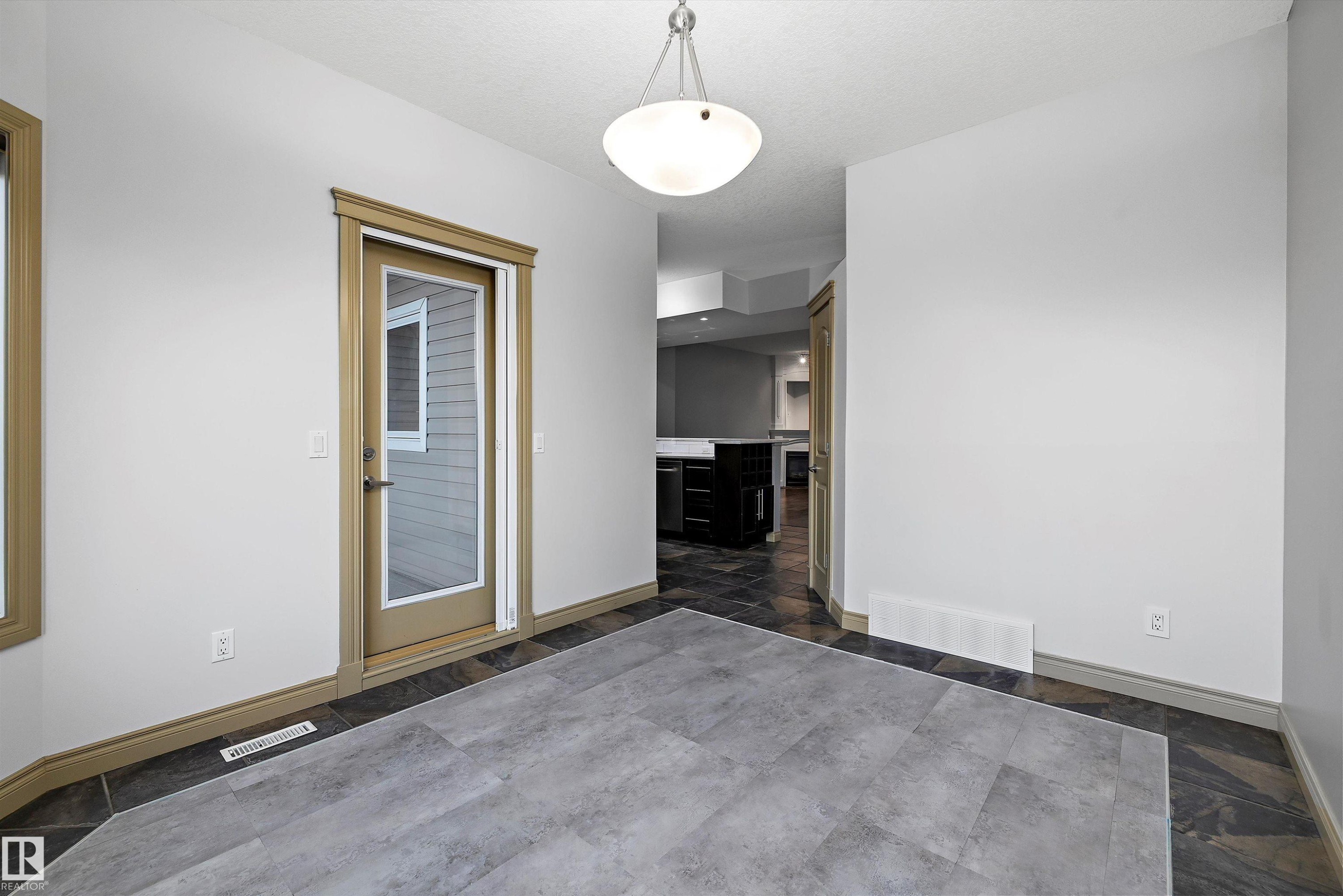 17 903 Rutherford Road, Edmonton, AB - Indoor Photo Showing Other Room
