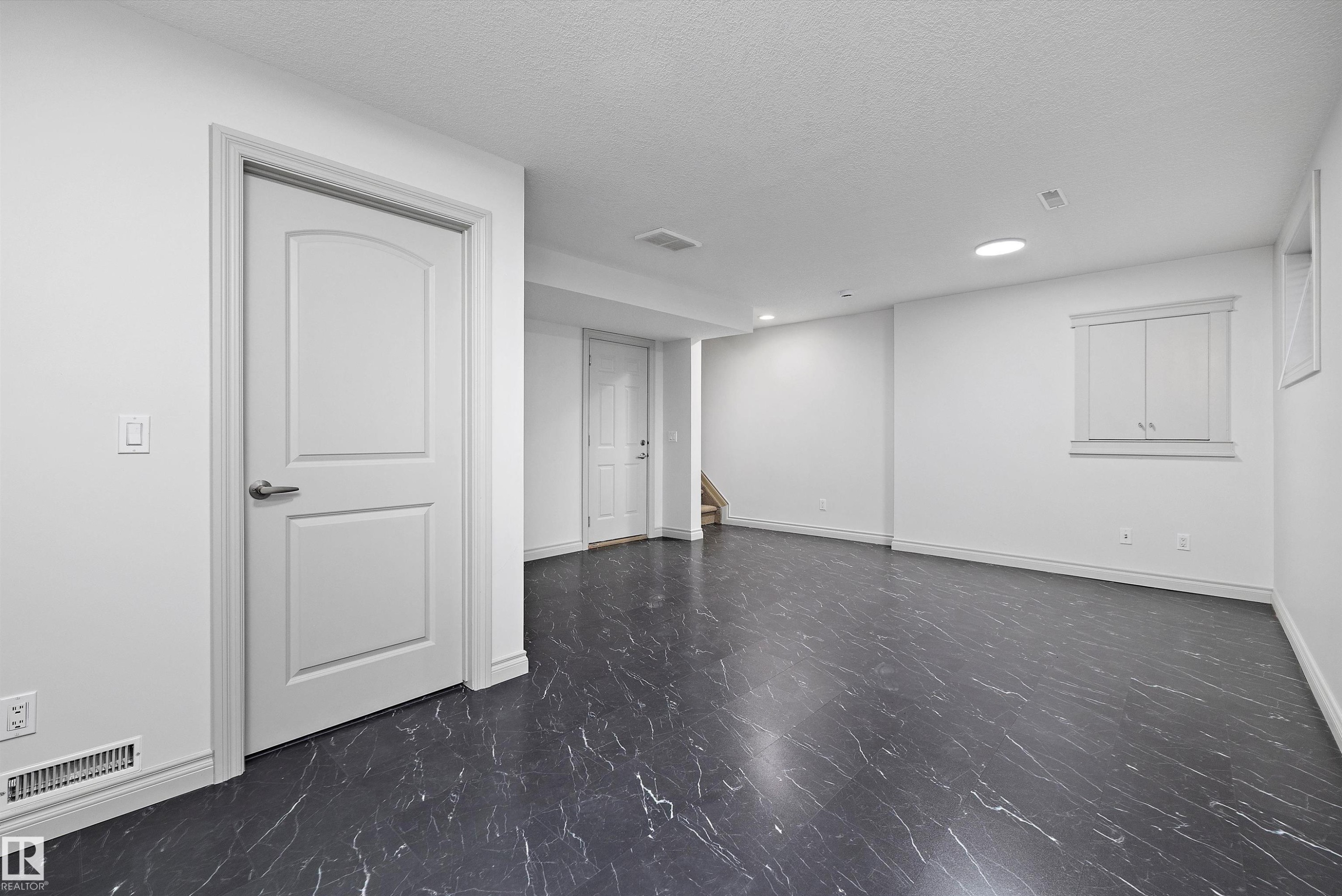 17 903 Rutherford Road, Edmonton, AB - Indoor Photo Showing Other Room