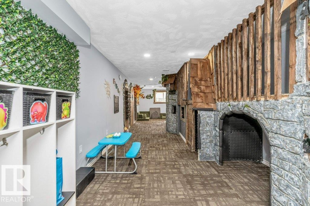 407 Watt Boulevard, Edmonton, AB - Indoor Photo Showing Other Room