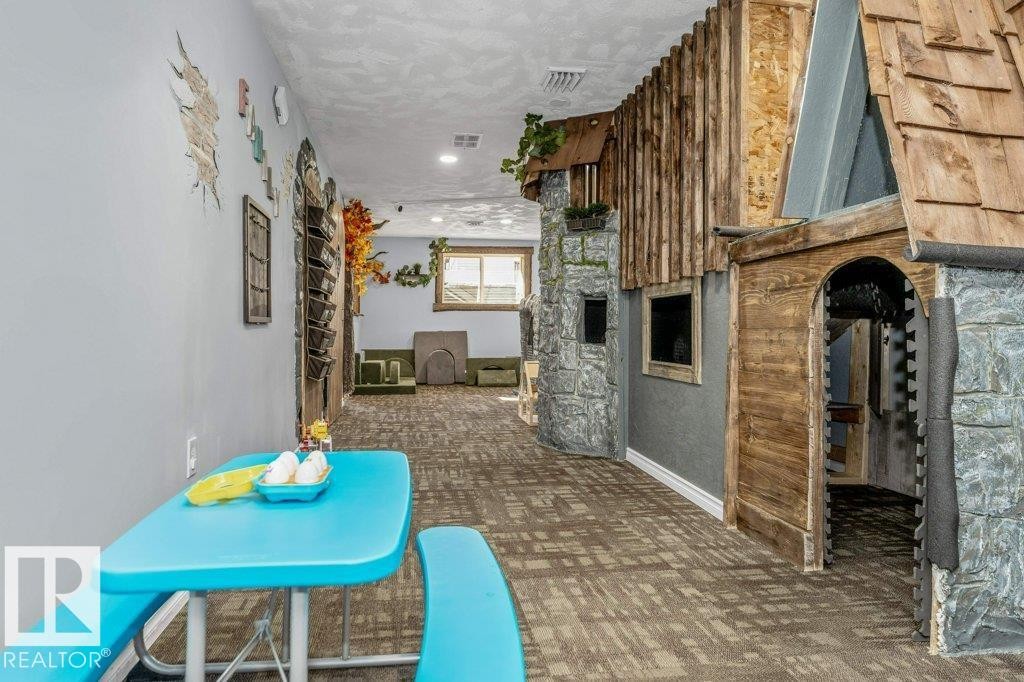 407 Watt Boulevard, Edmonton, AB - Indoor Photo Showing Other Room