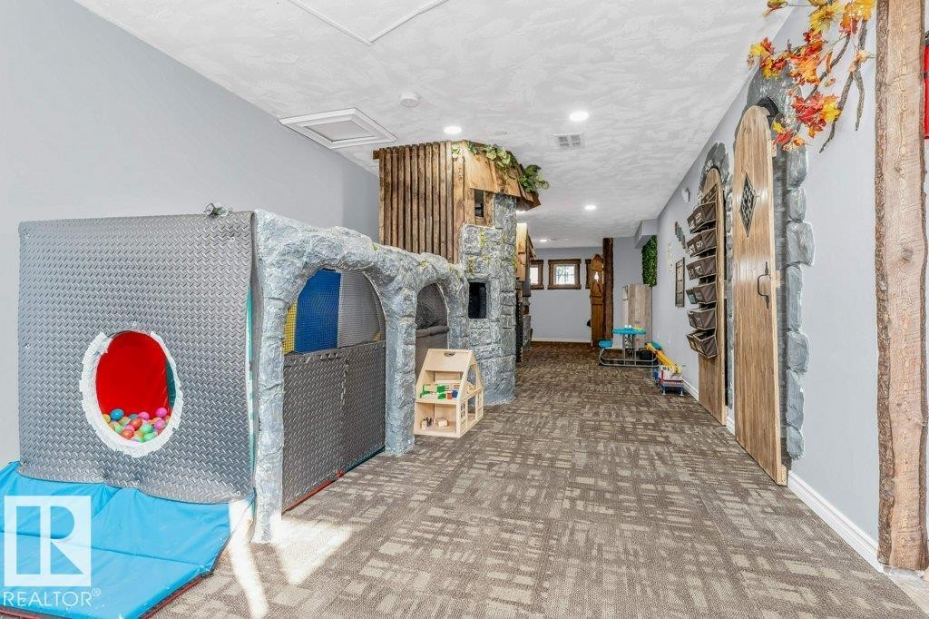 407 Watt Boulevard, Edmonton, AB - Indoor Photo Showing Other Room