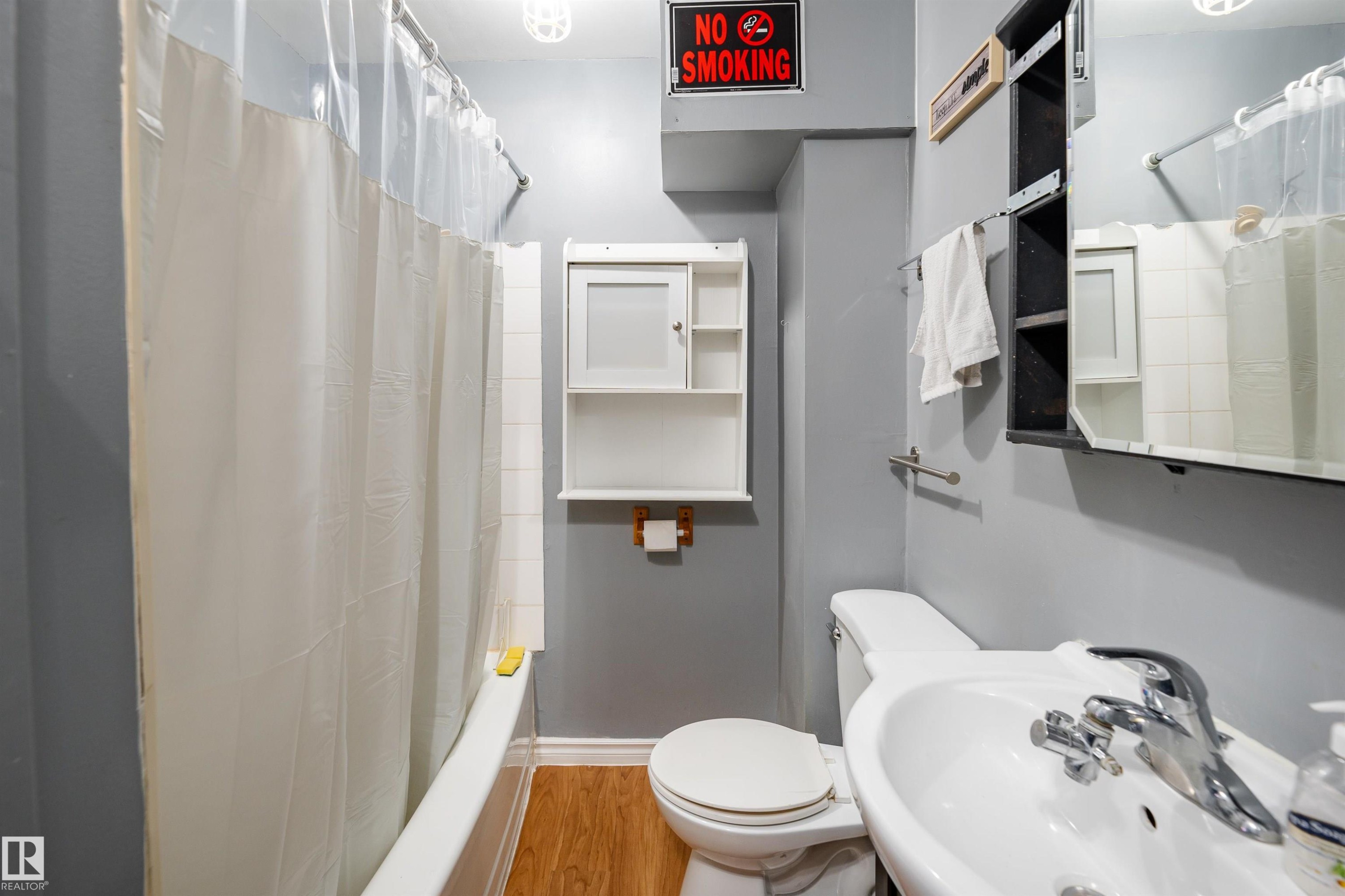 12742 Fort Road, Edmonton, AB - Indoor Photo Showing Bathroom