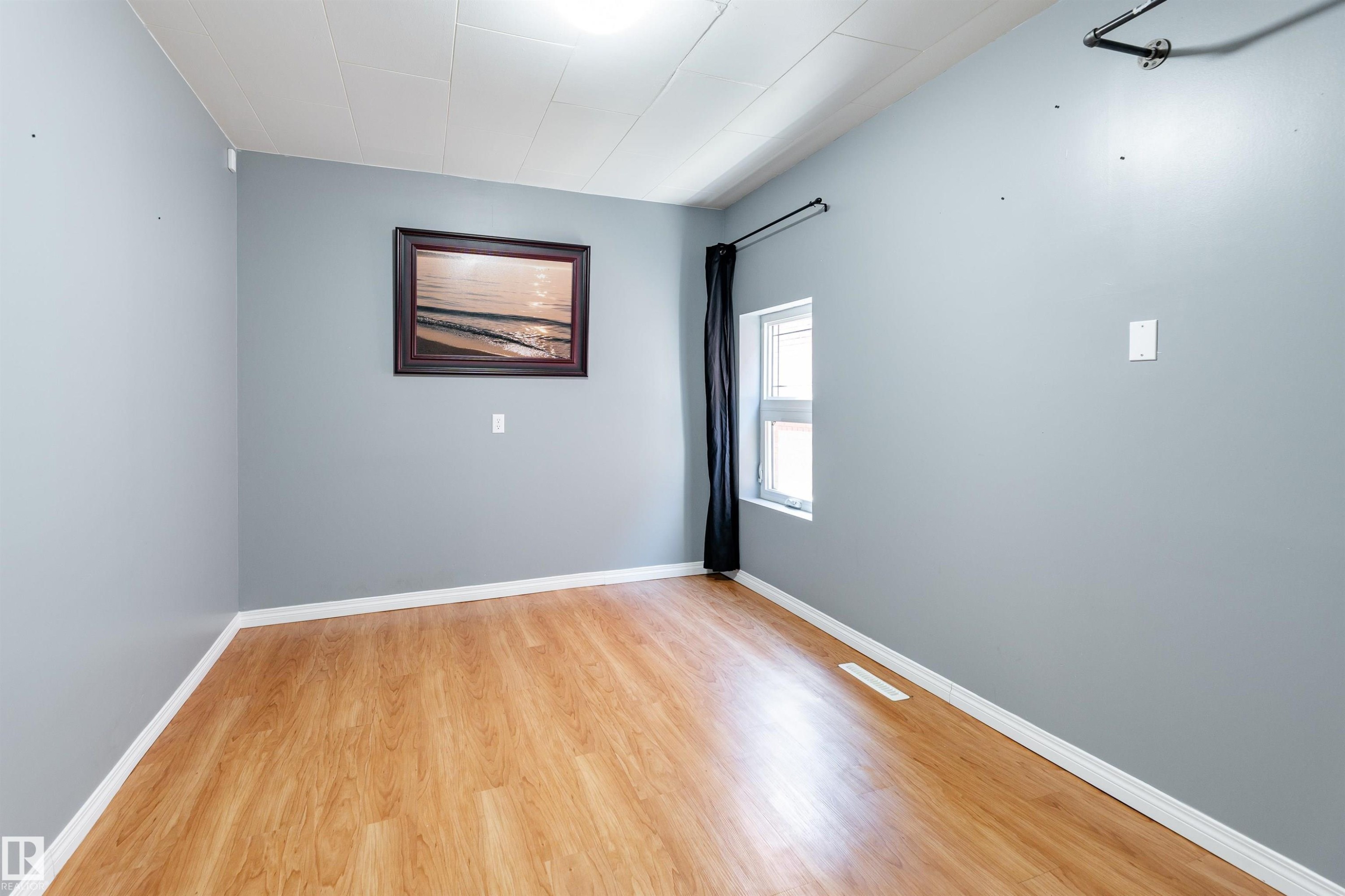 12742 Fort Road, Edmonton, AB - Indoor Photo Showing Other Room