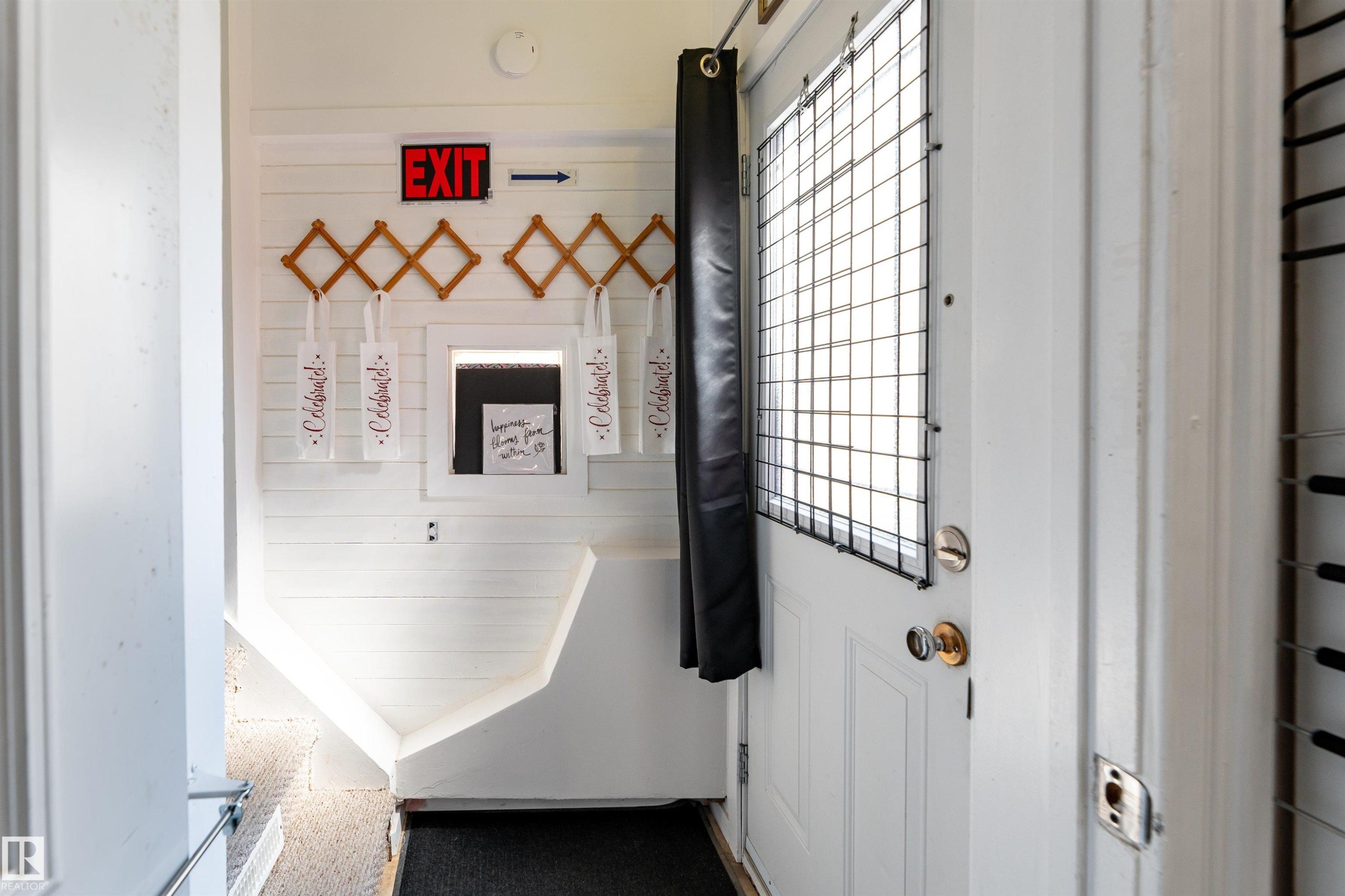 12742 Fort Road, Edmonton, AB - Indoor Photo Showing Other Room