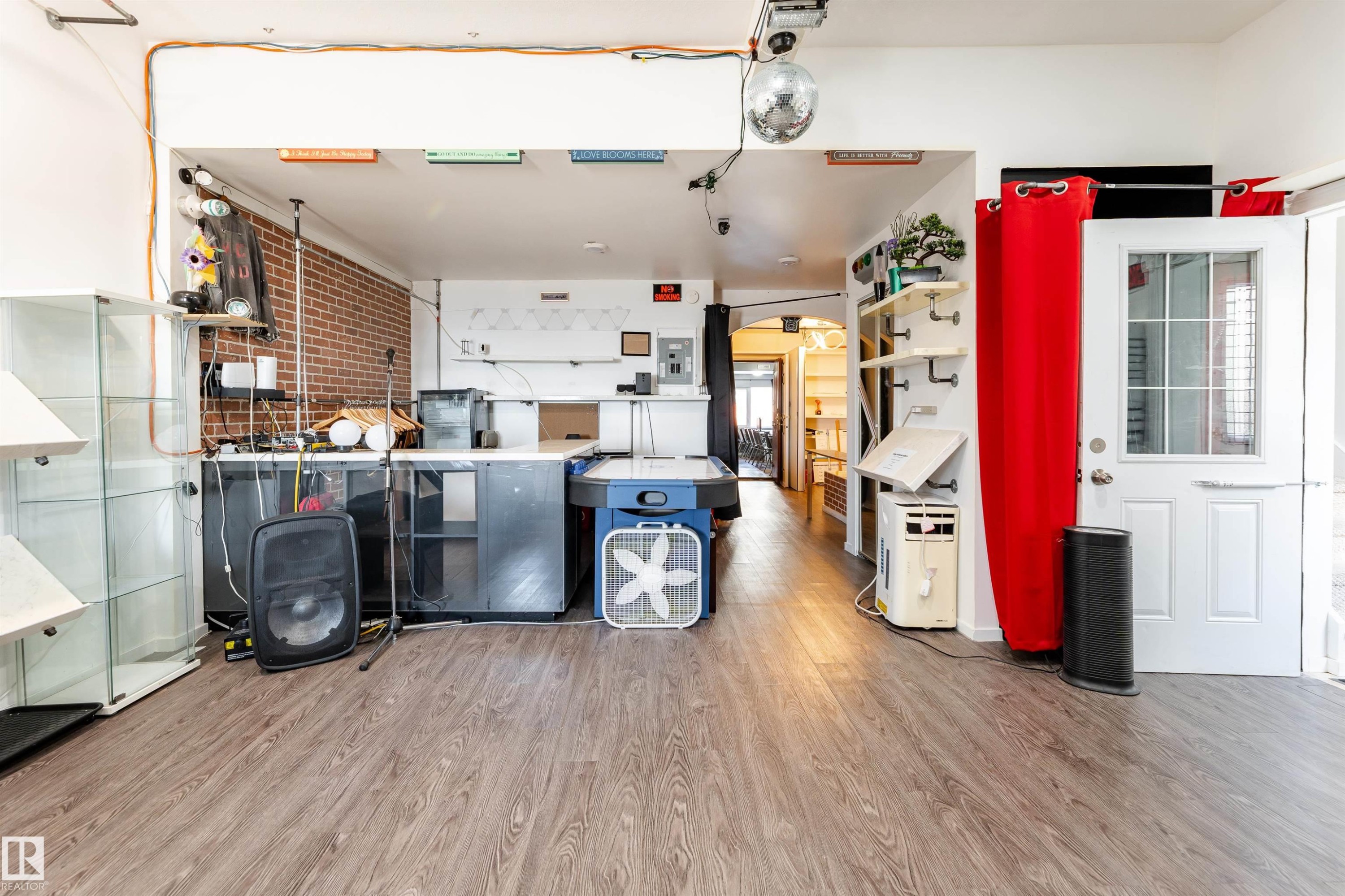 12742 Fort Road, Edmonton, AB - Indoor Photo Showing Garage