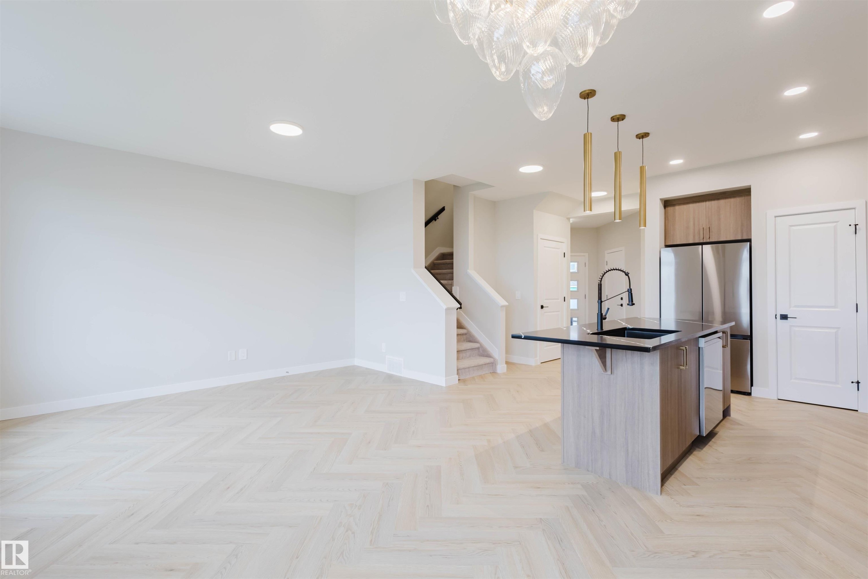 8292 Kiriak Loop, Edmonton, AB - Indoor Photo Showing Kitchen