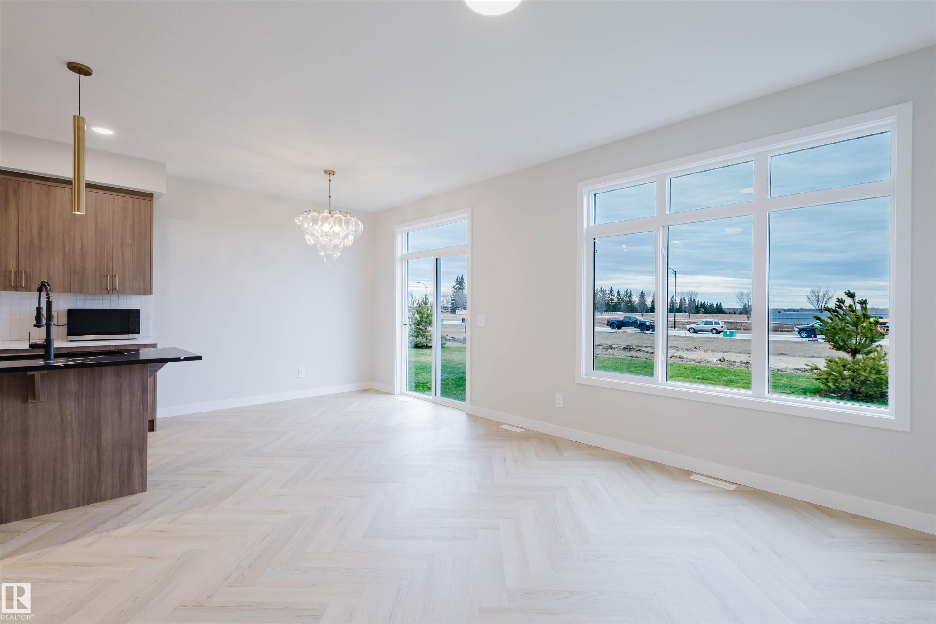 8292 Kiriak Loop, Edmonton, AB - Indoor Photo Showing Kitchen