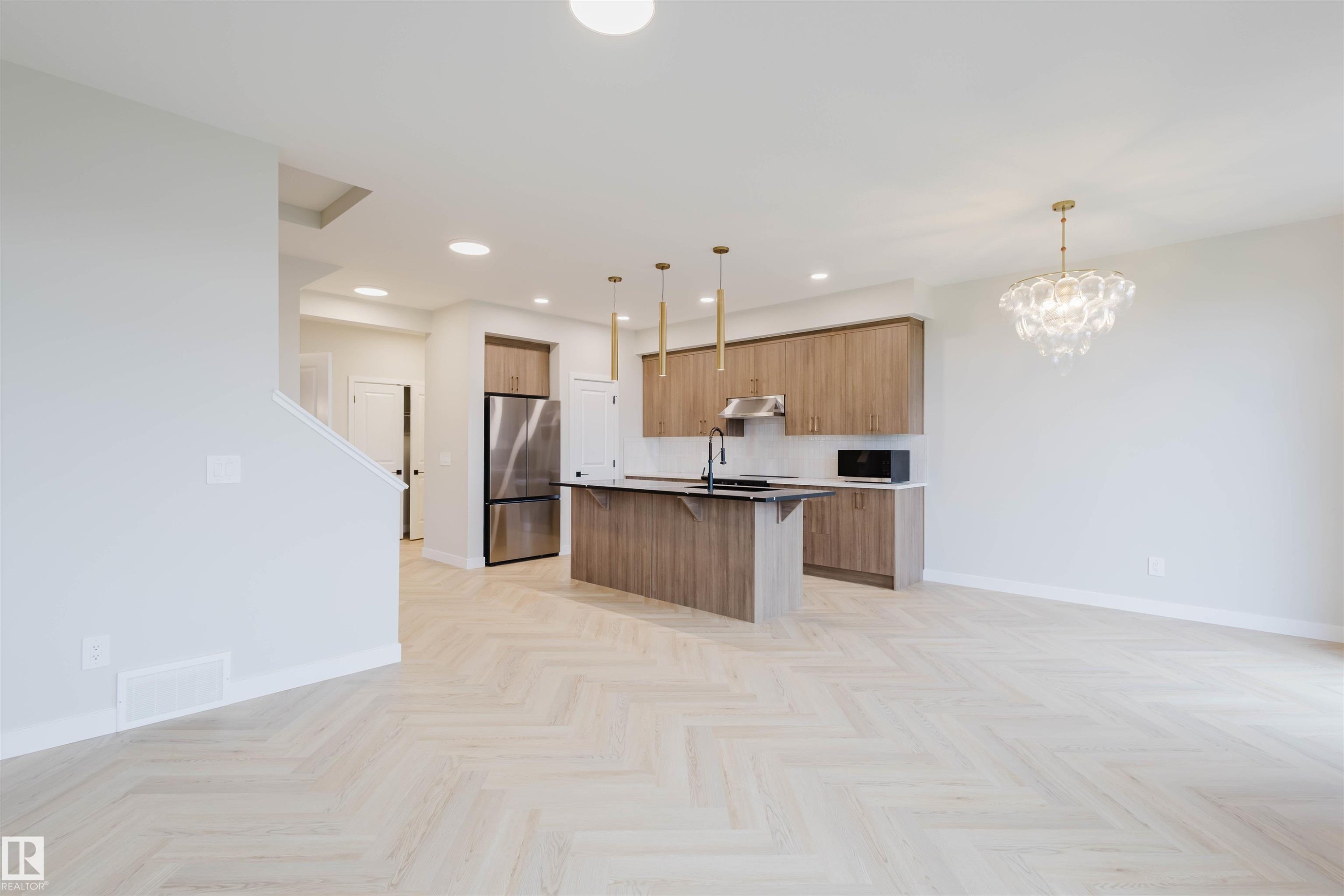8292 Kiriak Loop, Edmonton, AB - Indoor Photo Showing Kitchen