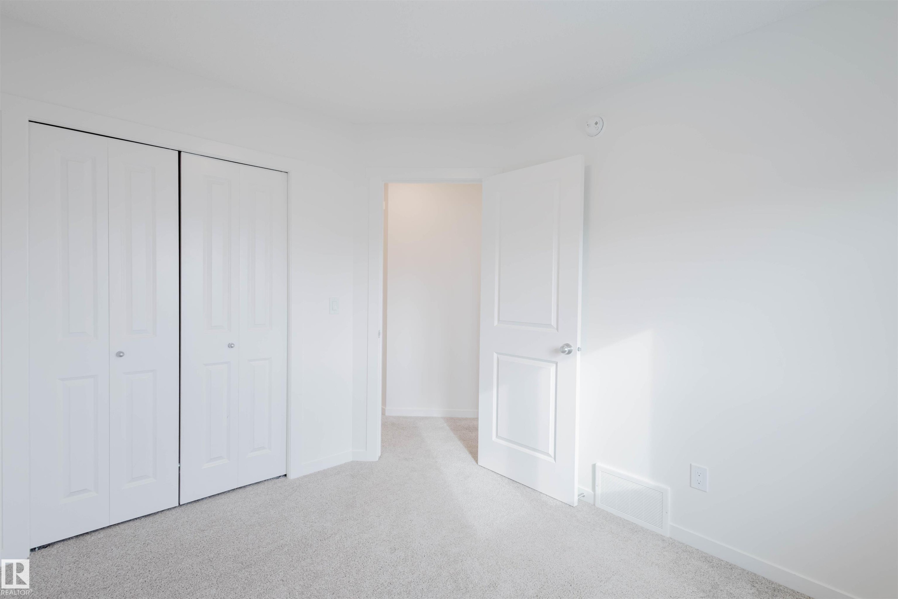 2 1237 Keswick Drive, Edmonton, AB - Indoor Photo Showing Other Room