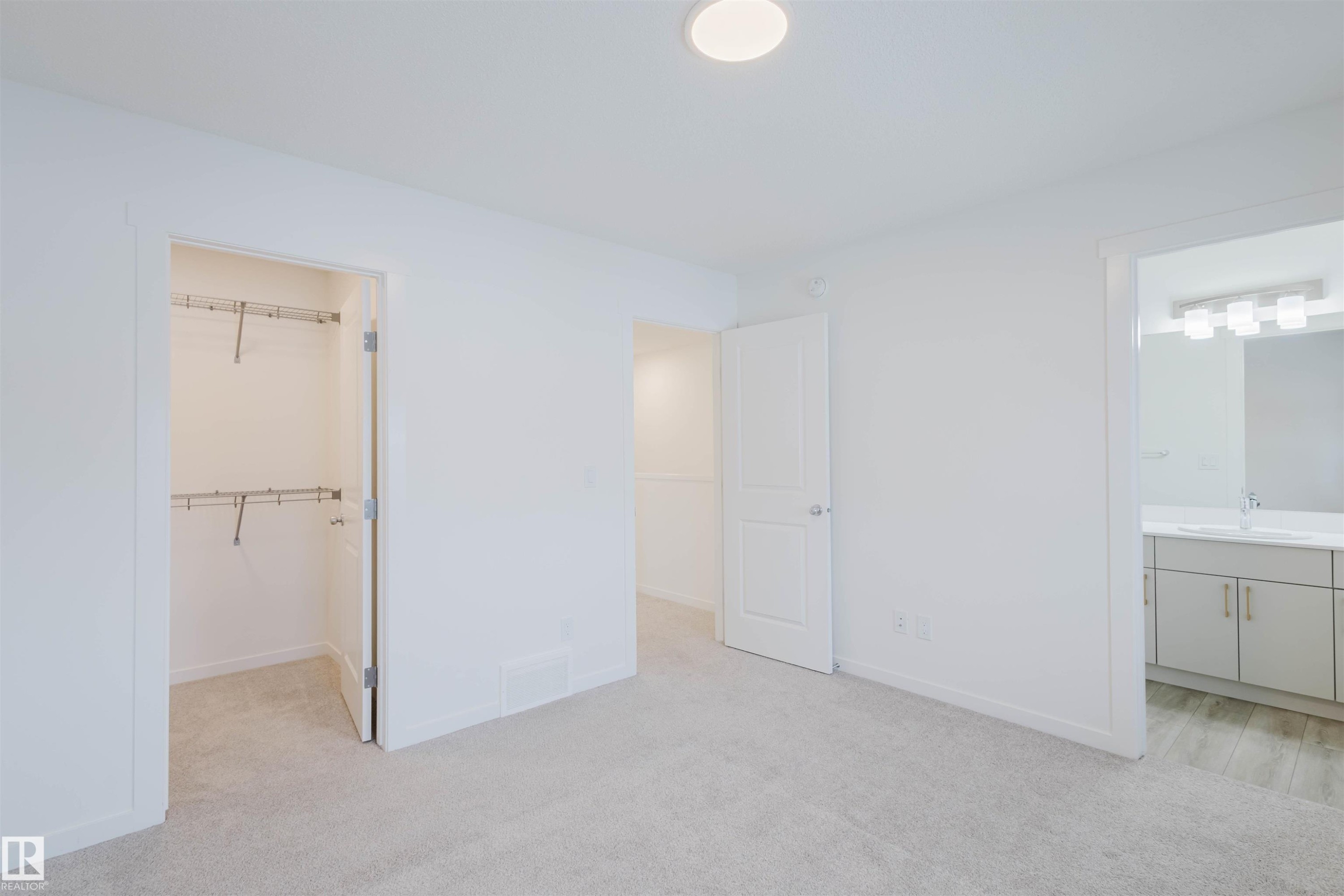 2 1237 Keswick Drive, Edmonton, AB - Indoor Photo Showing Other Room