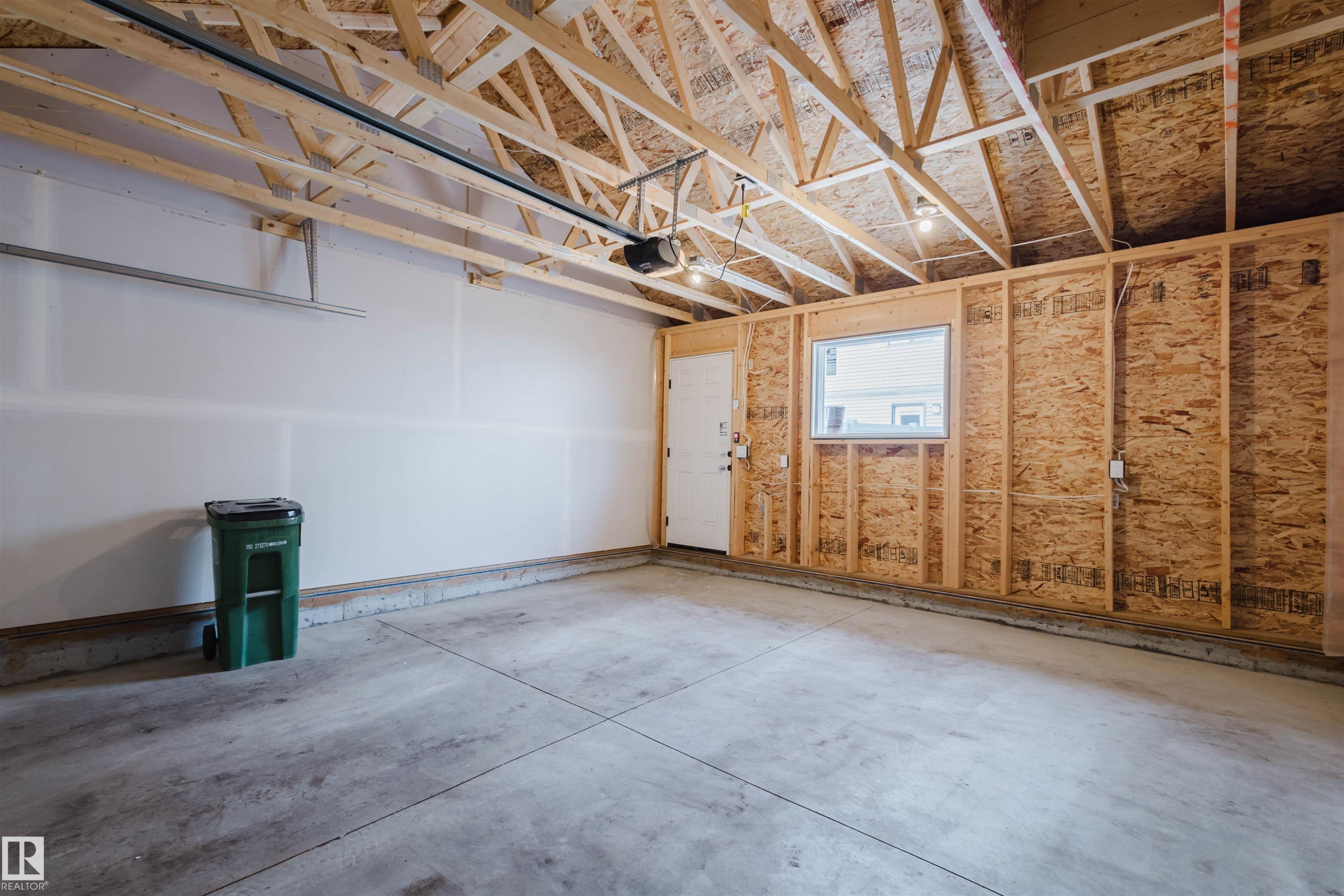 2 1237 Keswick Drive, Edmonton, AB - Indoor