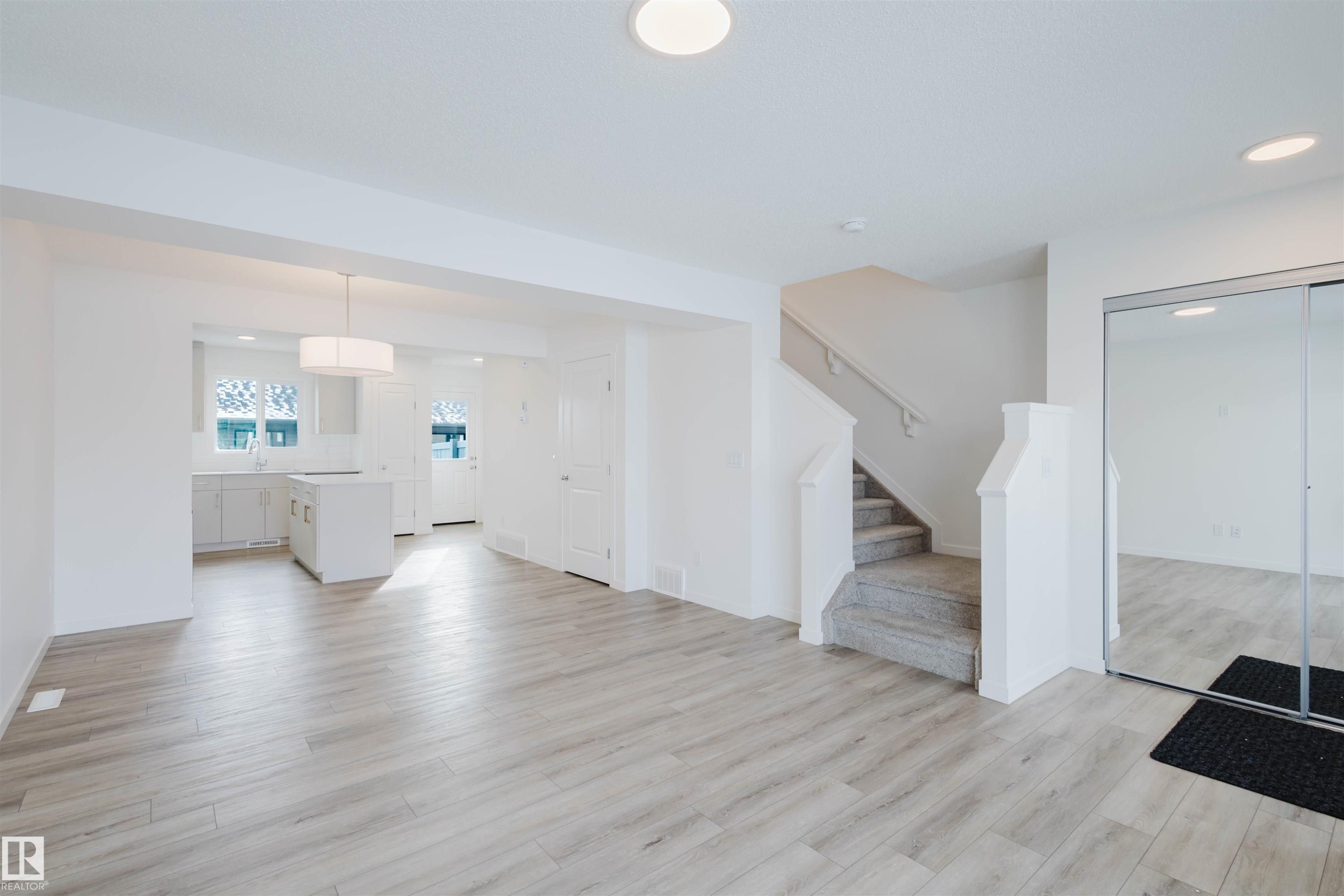 2 1237 Keswick Drive, Edmonton, AB - Indoor