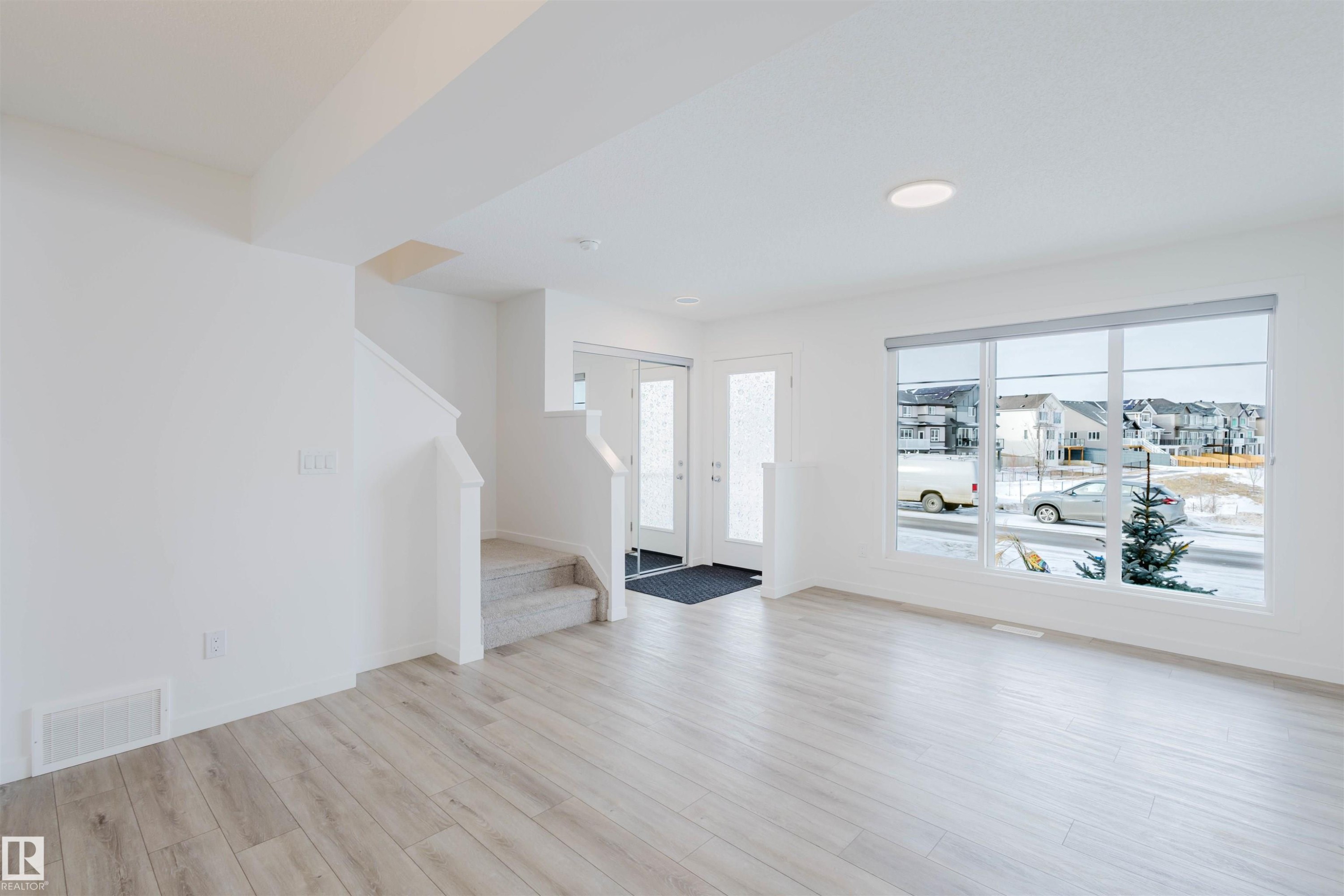 2 1237 Keswick Drive, Edmonton, AB - Indoor