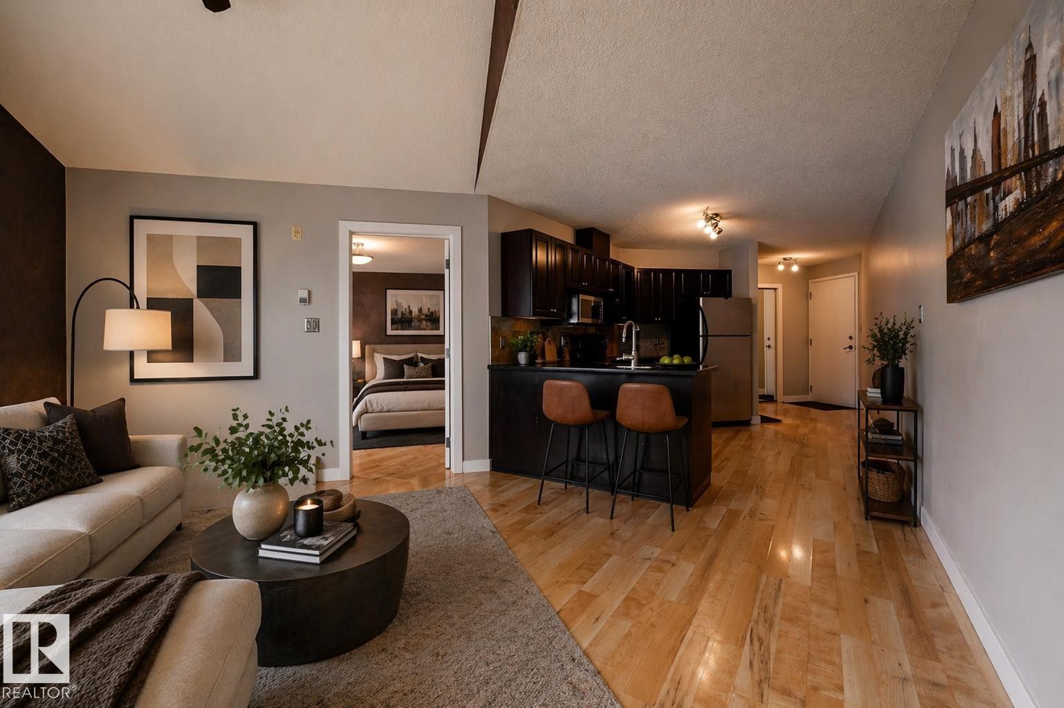 304 9336 Jasper Avenue, Edmonton, AB - Indoor Photo Showing Living Room