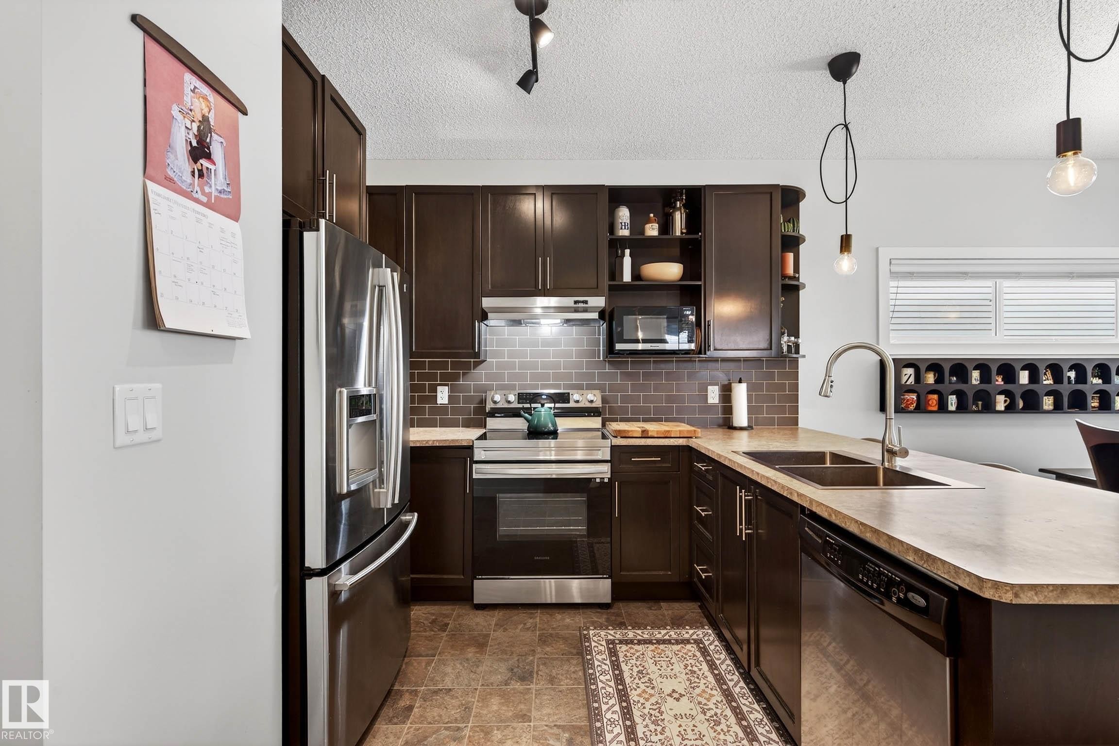 285 Mcconachie Drive, Edmonton, AB - Indoor Photo Showing Kitchen With Double Sink With Upgraded Kitchen