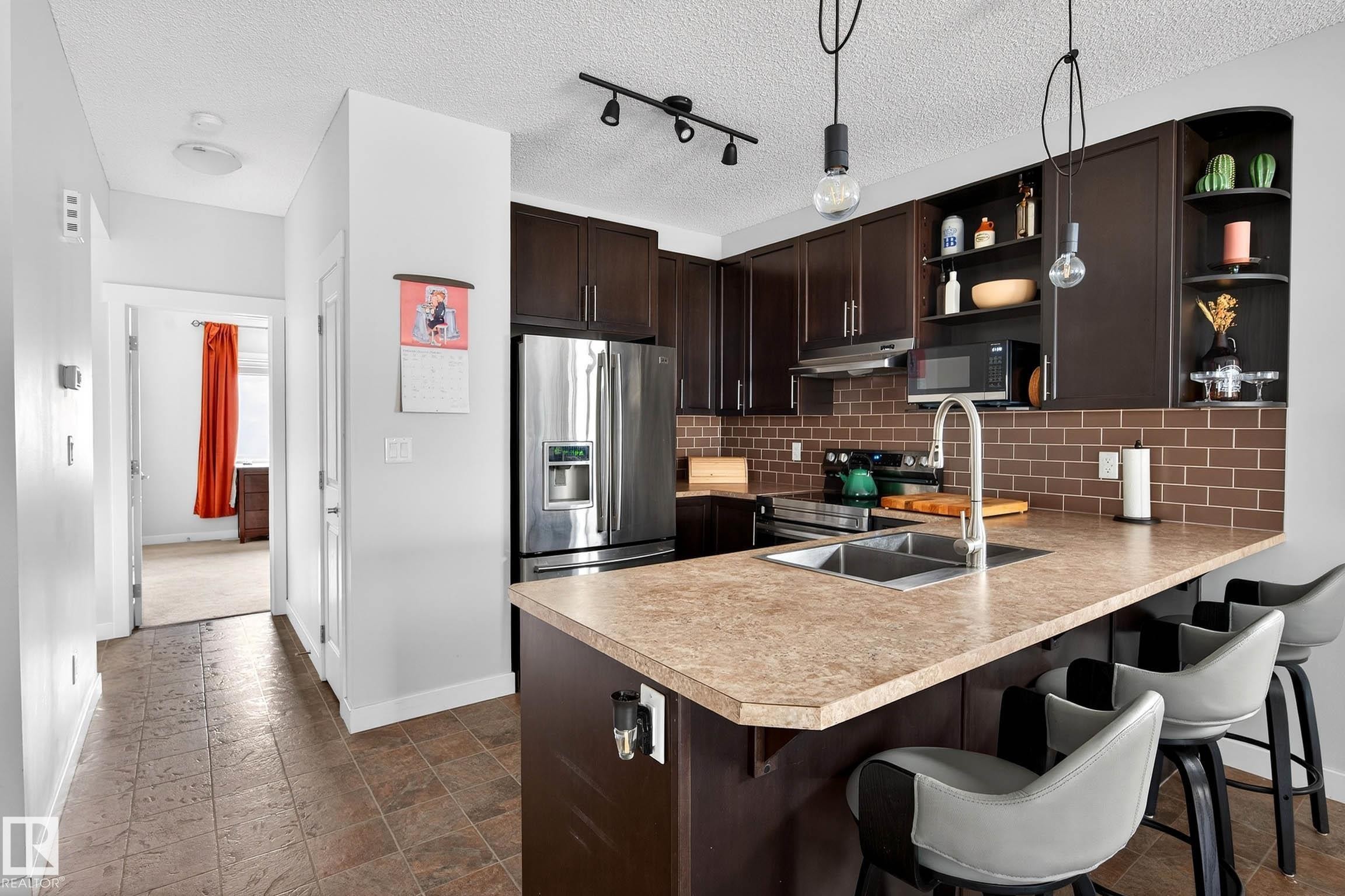 285 Mcconachie Drive, Edmonton, AB - Indoor Photo Showing Kitchen With Double Sink With Upgraded Kitchen
