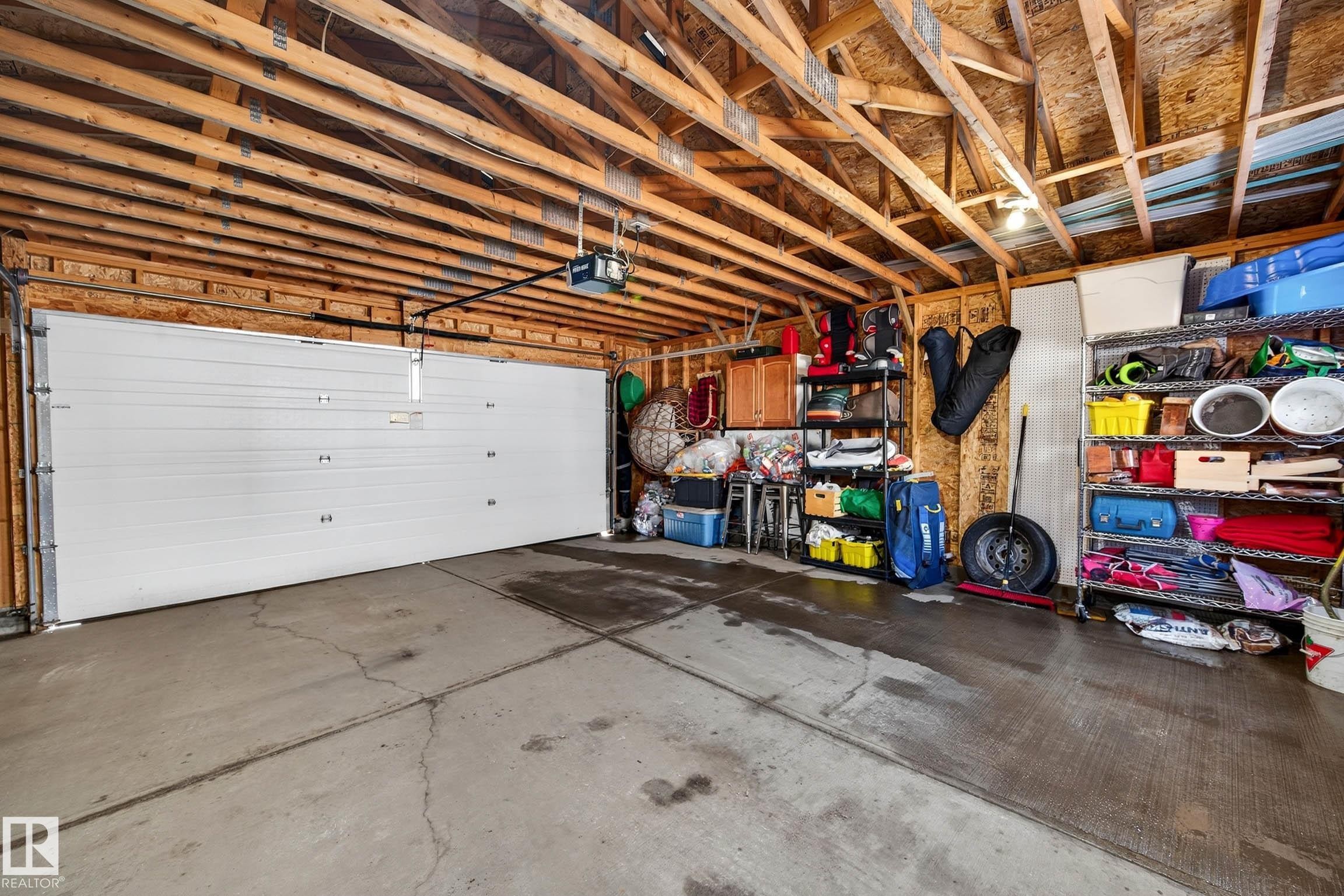285 Mcconachie Drive, Edmonton, AB - Indoor Photo Showing Garage