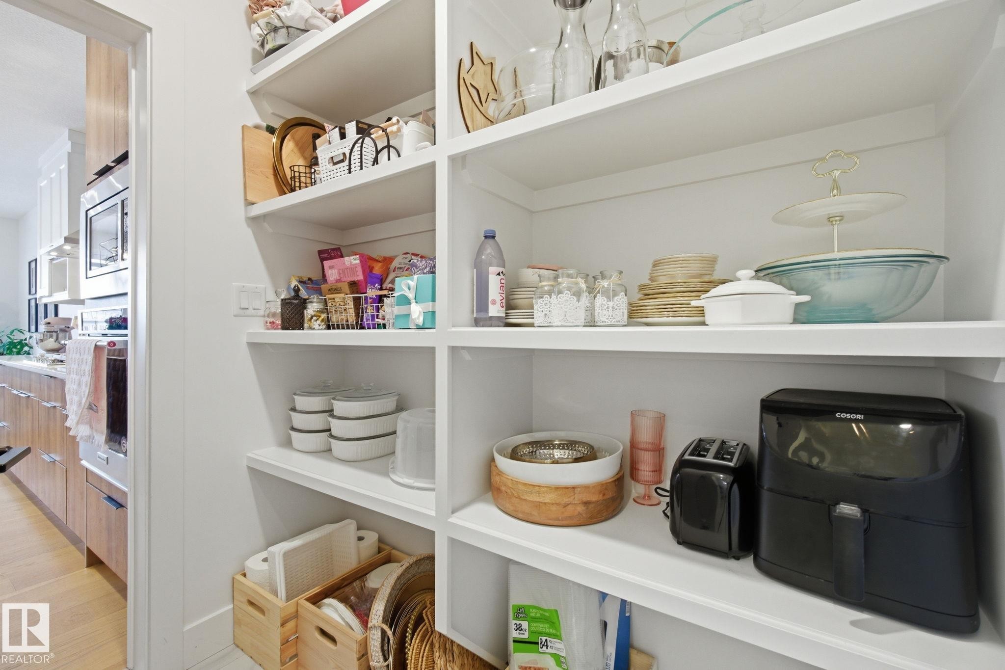 9831 223 Street, Edmonton, AB - Indoor