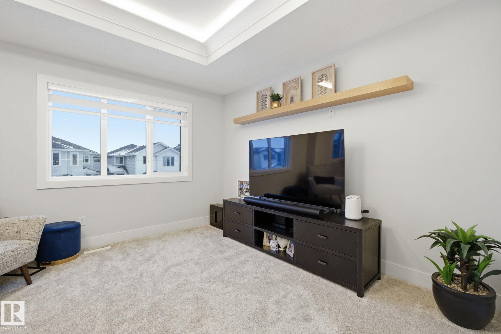 9831 223 Street, Edmonton, AB - Indoor