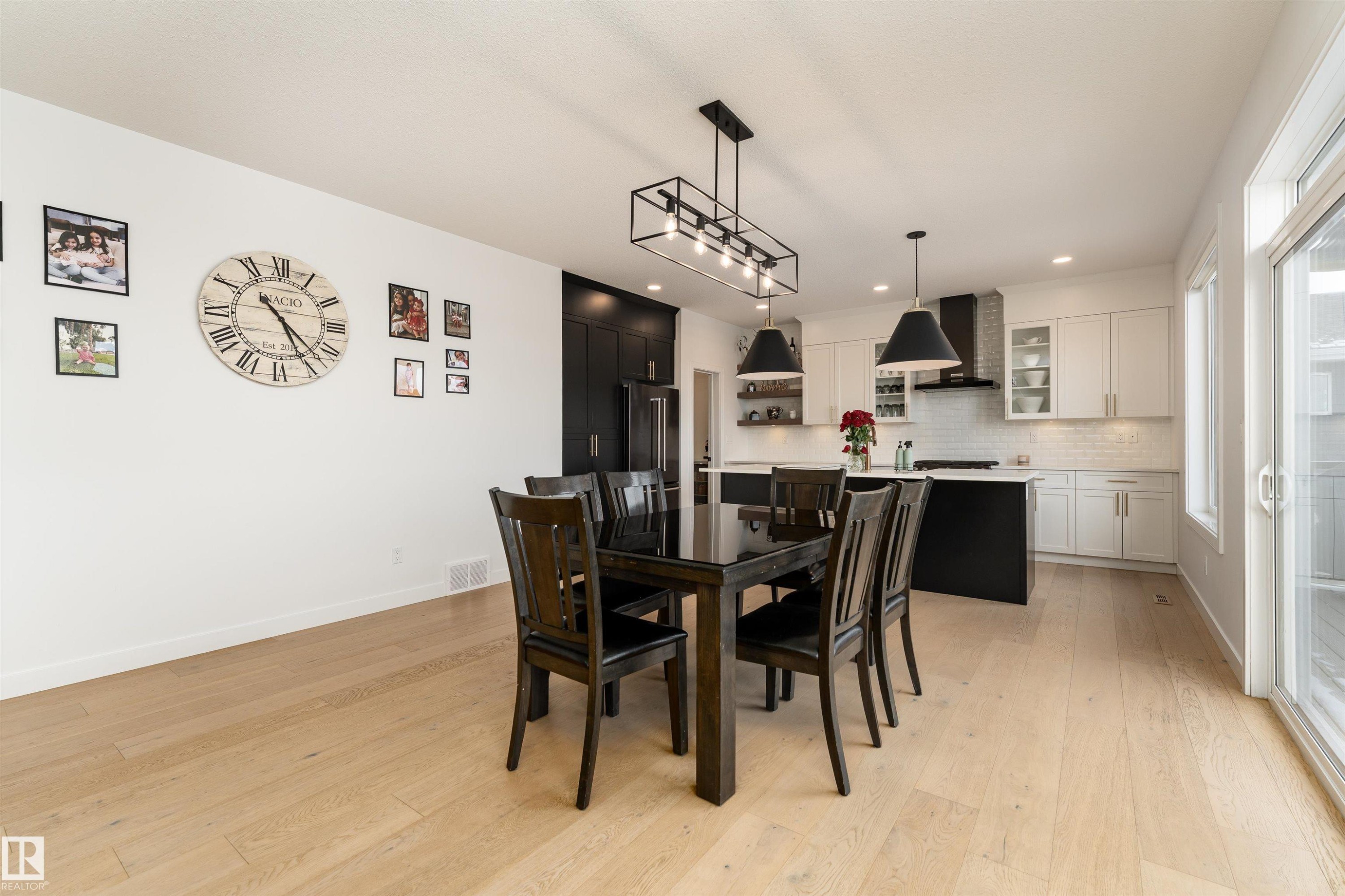 39 Jacobs Close, St. Albert, AB - Indoor Photo Showing Dining Room