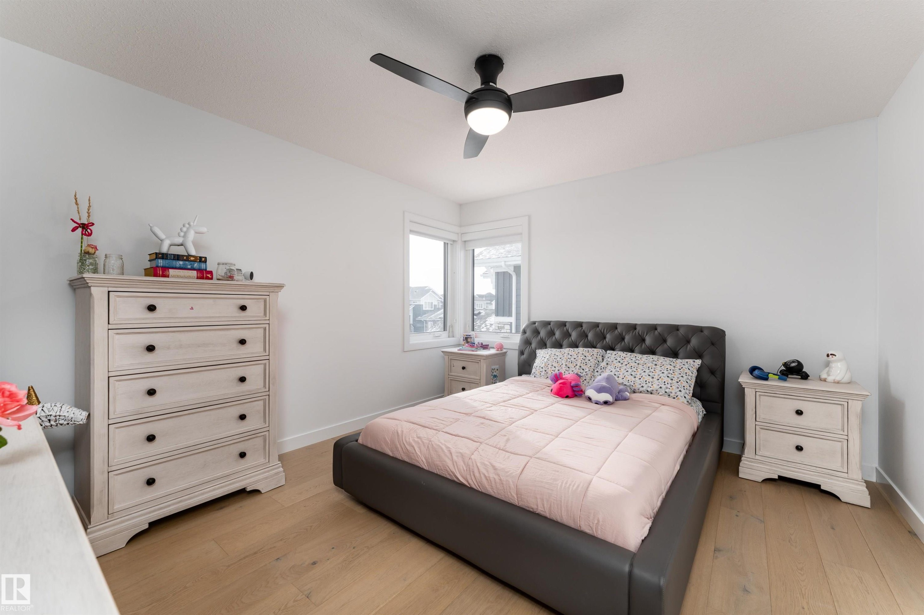 39 Jacobs Close, St. Albert, AB - Indoor Photo Showing Bedroom