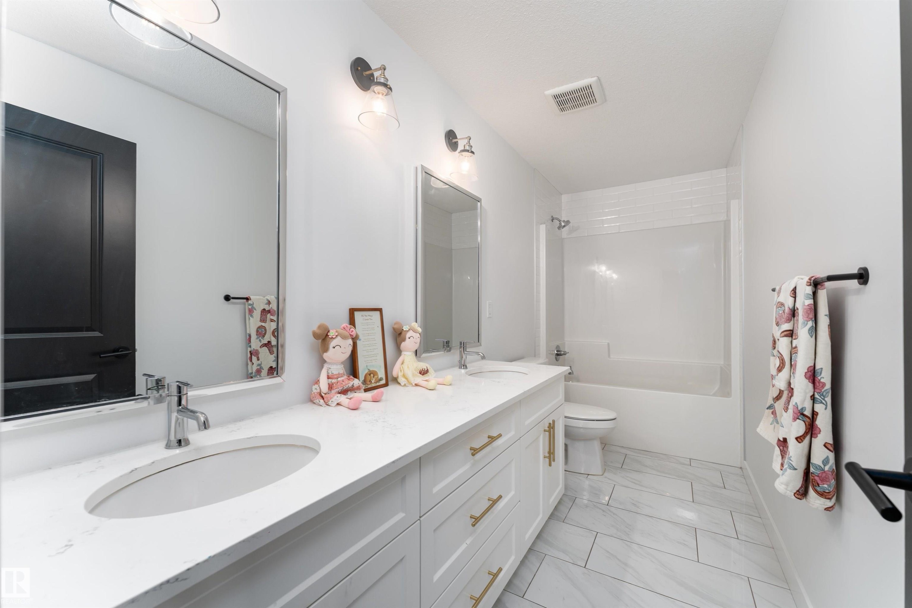 39 Jacobs Close, St. Albert, AB - Indoor Photo Showing Bathroom