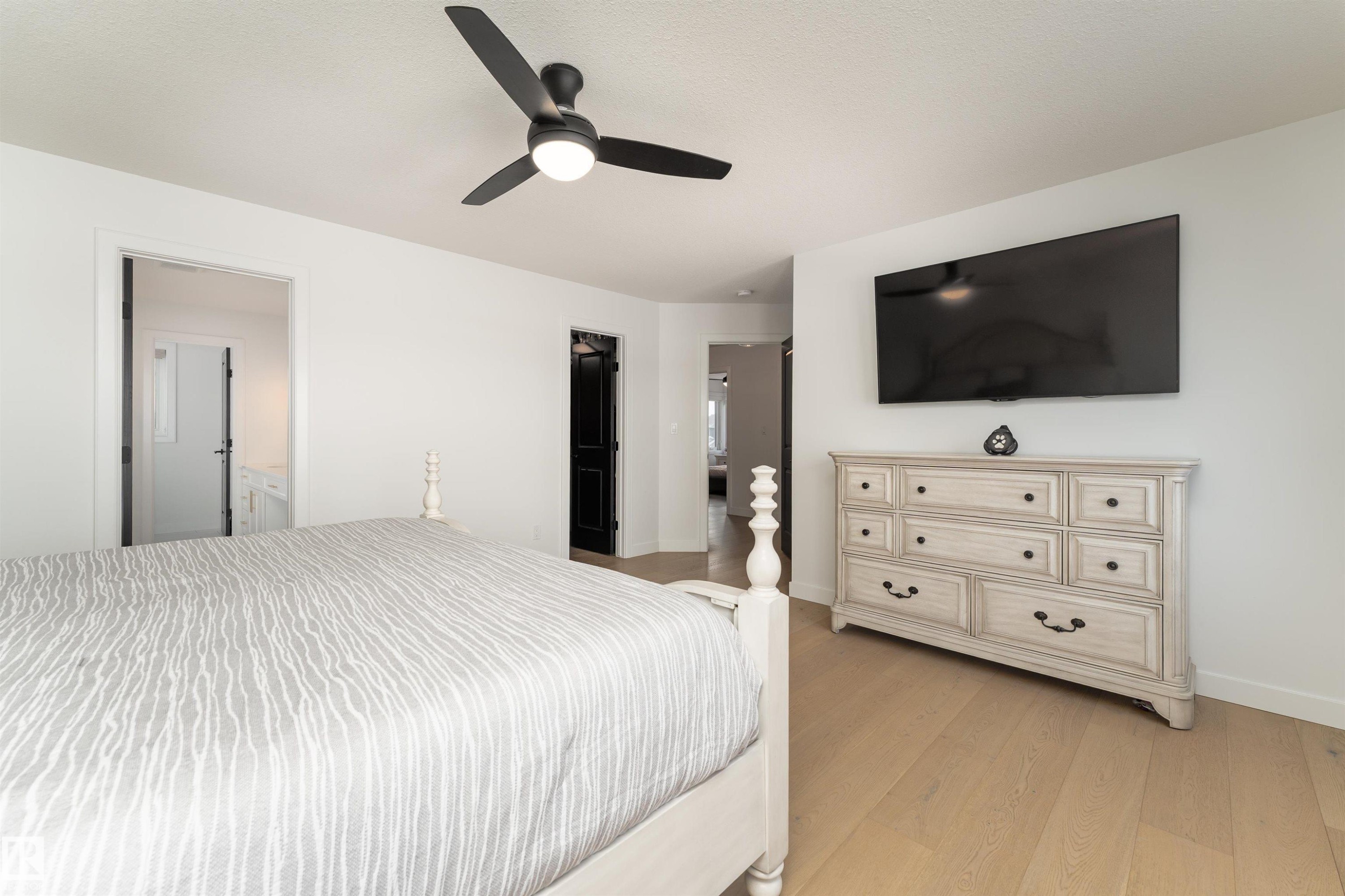 39 Jacobs Close, St. Albert, AB - Indoor Photo Showing Bedroom