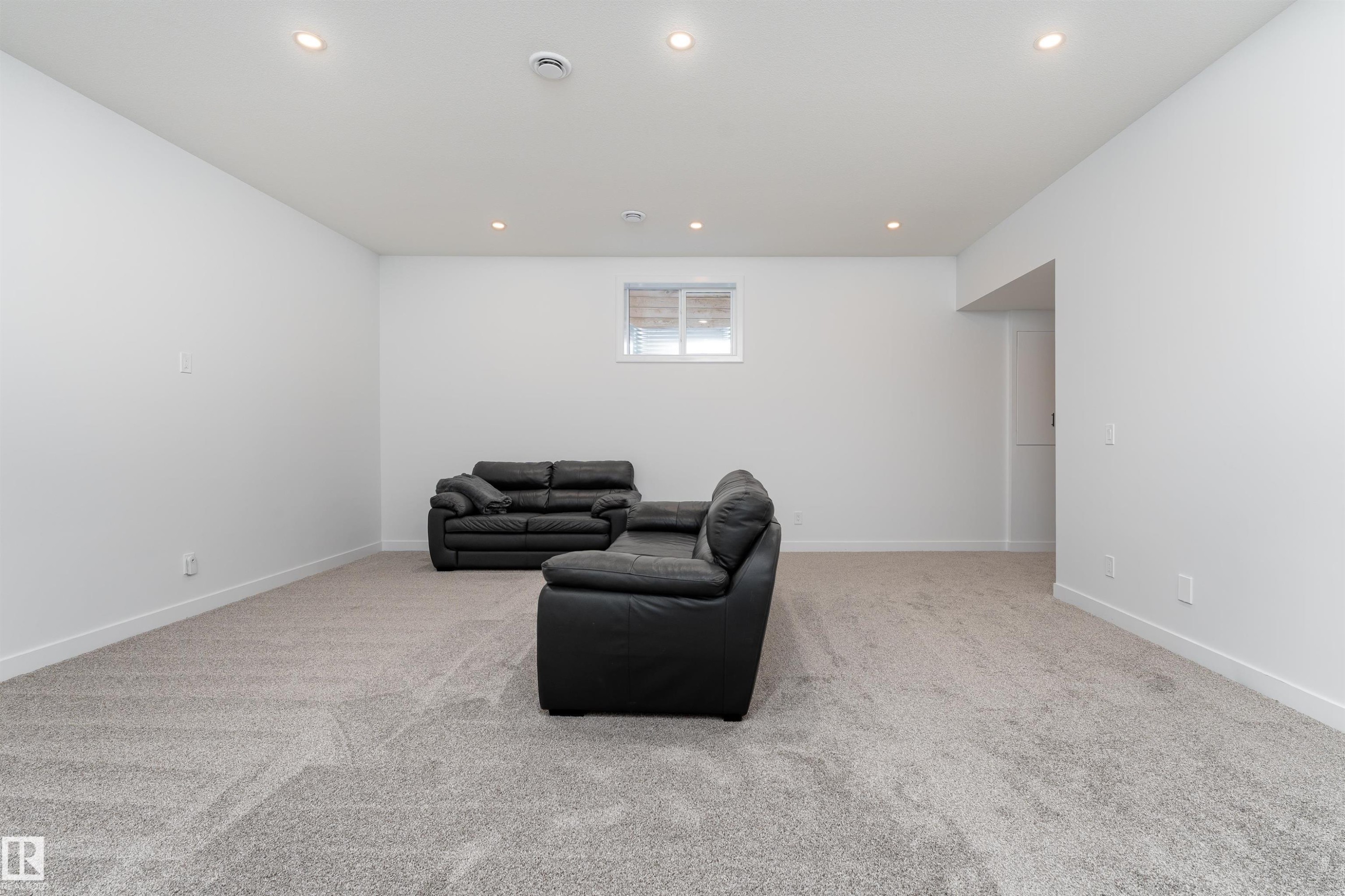 39 Jacobs Close, St. Albert, AB - Indoor