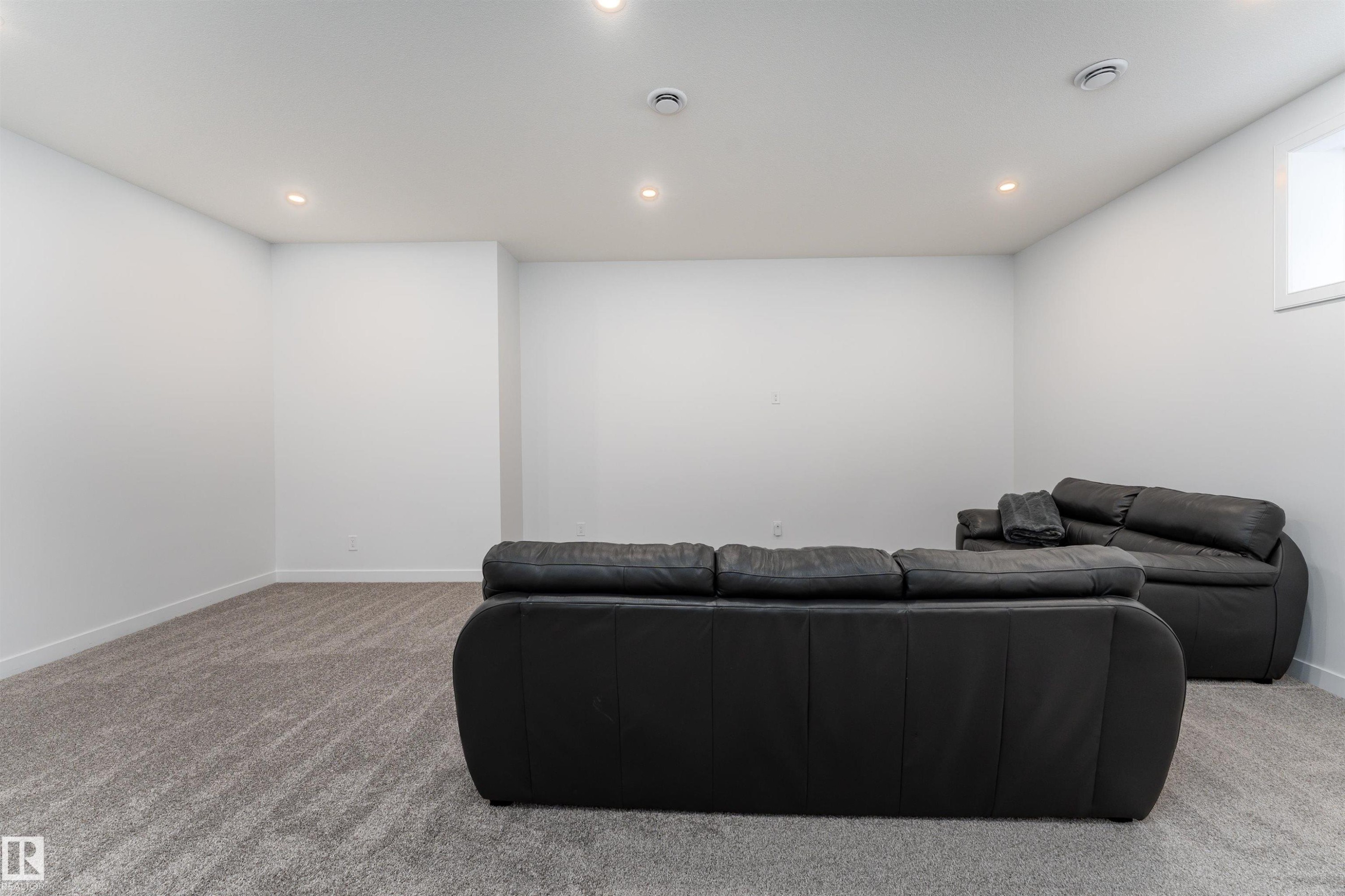 39 Jacobs Close, St. Albert, AB - Indoor