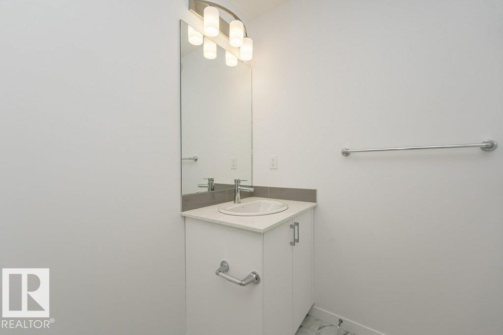 335 Edgemont Drive, Edmonton, AB - Indoor Photo Showing Bathroom