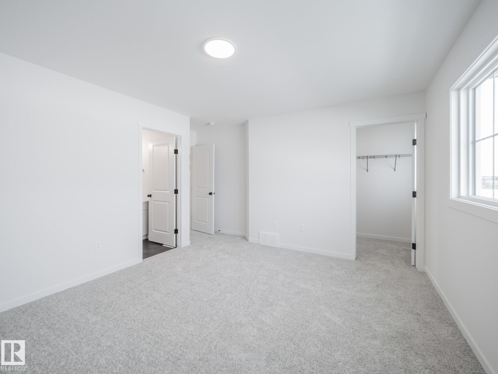 1025 Aster Boulevard, Edmonton, AB - Indoor Photo Showing Other Room