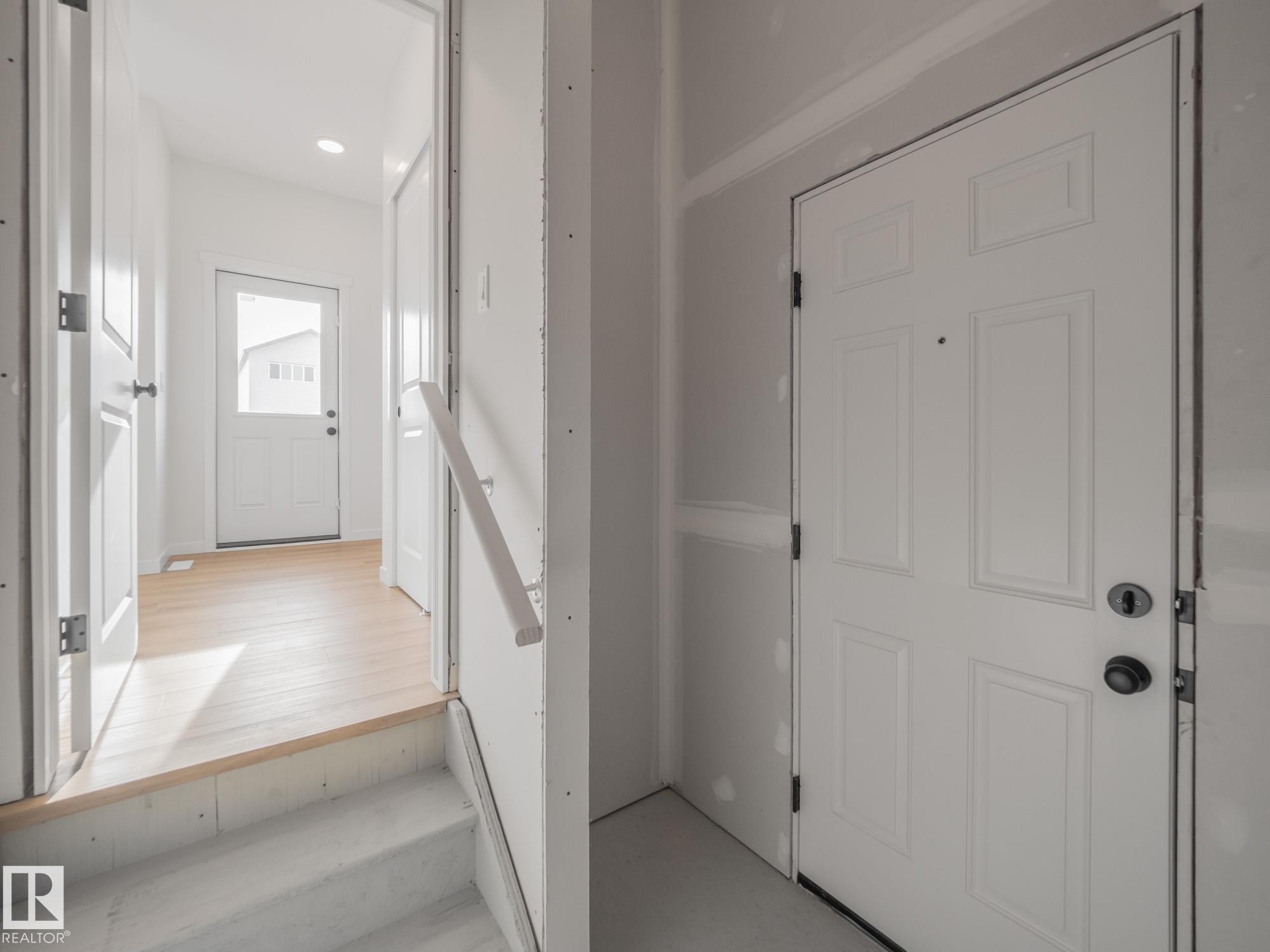 1025 Aster Boulevard, Edmonton, AB - Indoor Photo Showing Other Room